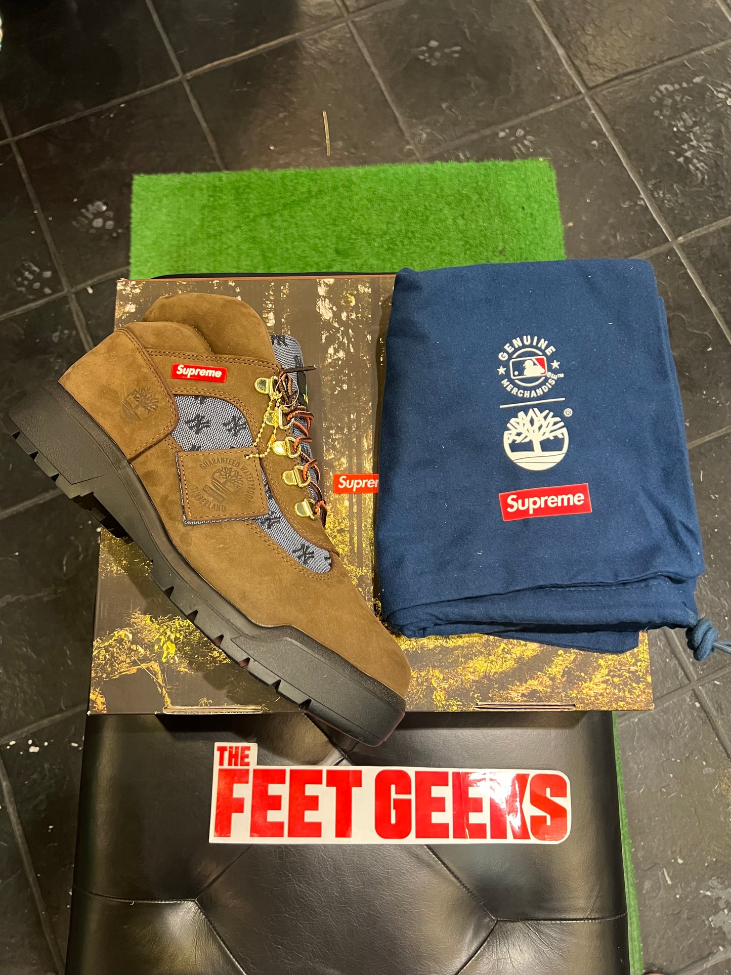 Men’s Supreme Timberland Yankees  Brand New