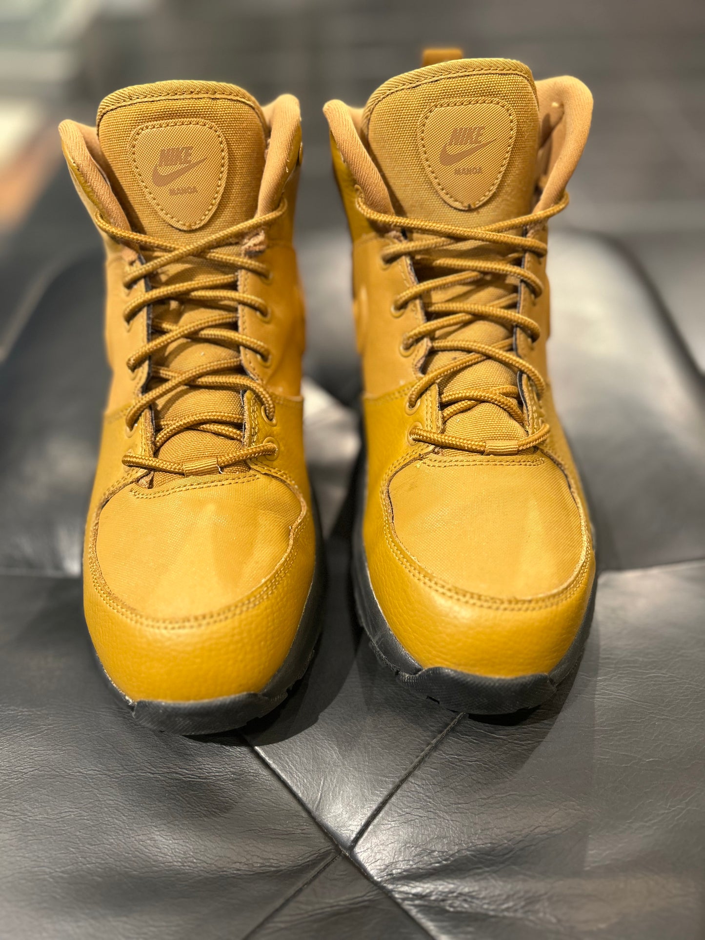 Nike Manoa Boots Size 7y