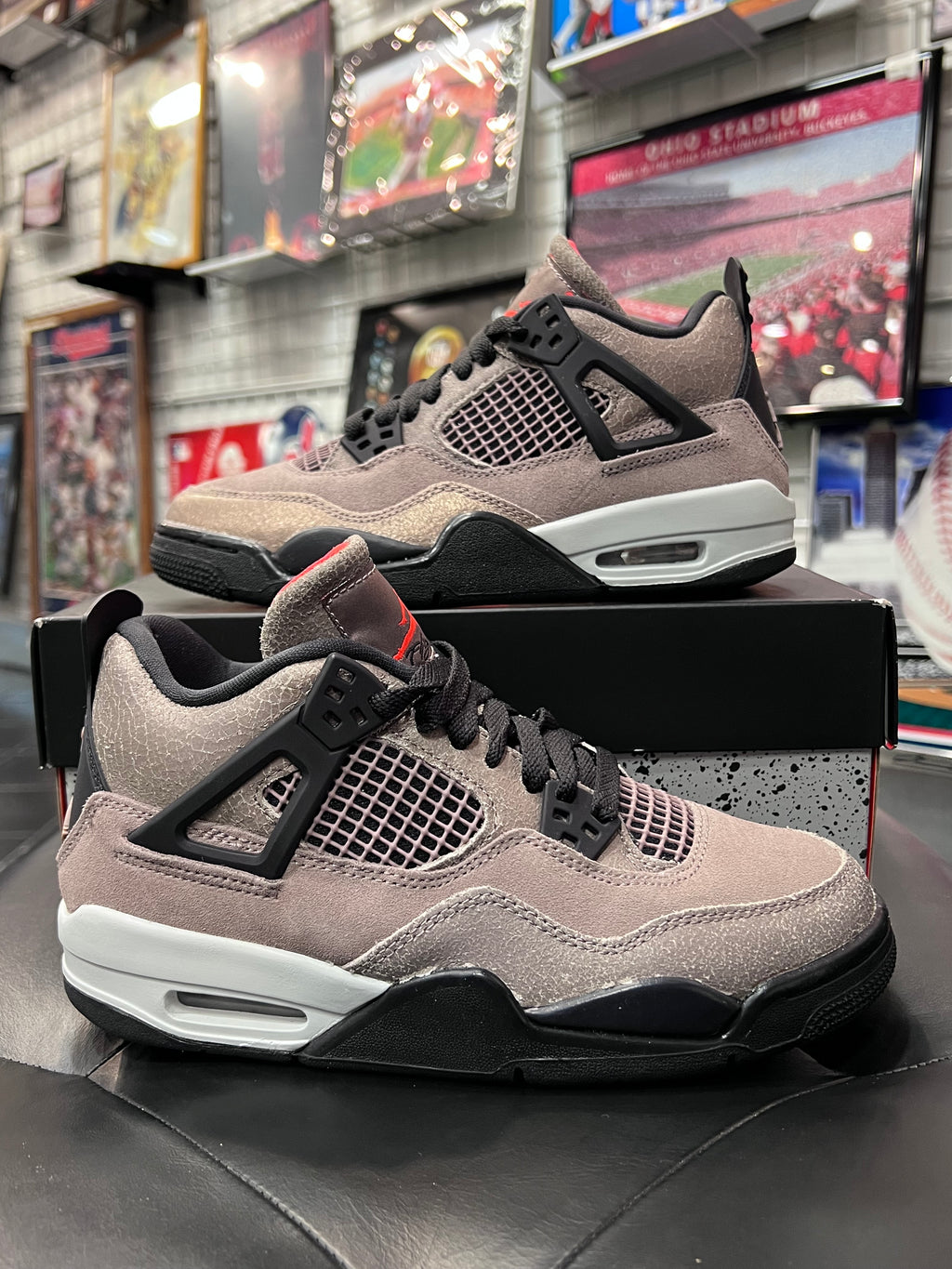 Gradeschool Air Jordan 4 Taupe Haze Size 5y