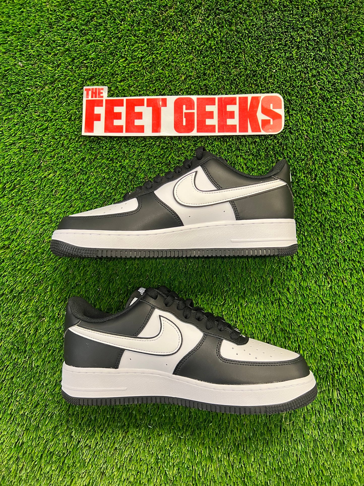 Men’s Air Force 1 Low White Swoosh Panda Size 9 Shoes Brand New