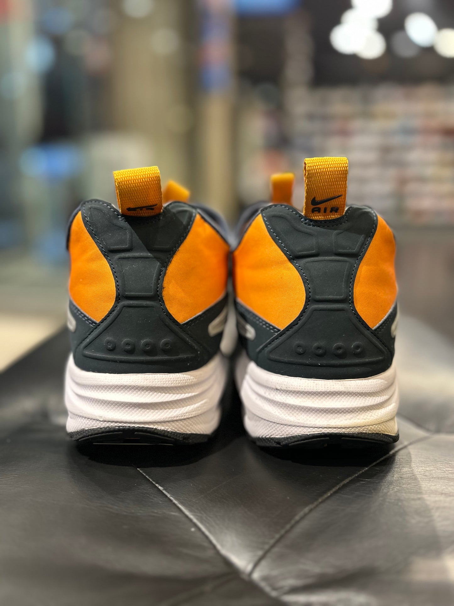 Nike Air Max Sunder Size 11.5 Men Shoes