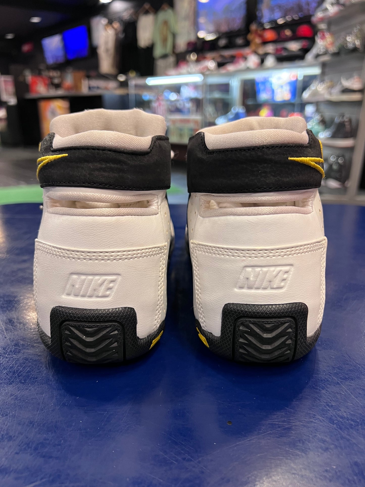 Gradeschool Nike LeBron 20-5-5 Size 4.5