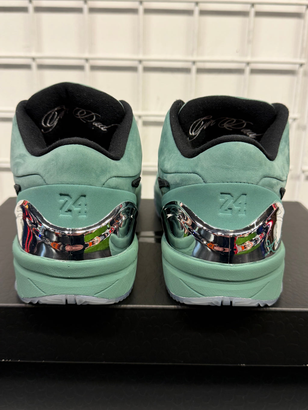 Men’s Kobe 4 Girl Dad Brand New Shoes Size 9.5