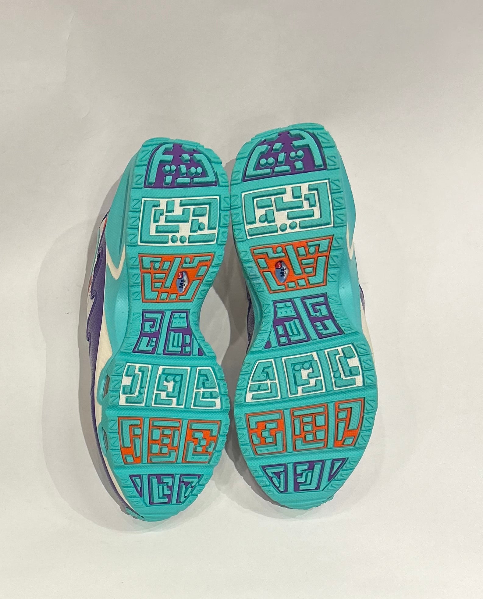 Nike Air Max Sunder Doernbecher Size 7.5 Women