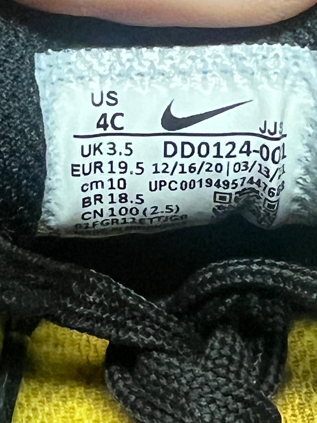 Kids Air Max 90 Black Yellow Size 4c