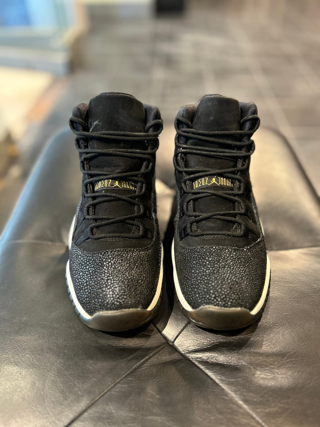 Air Jordan 11 Retro Heiress Stingray size 6y Gradeschool Shoes