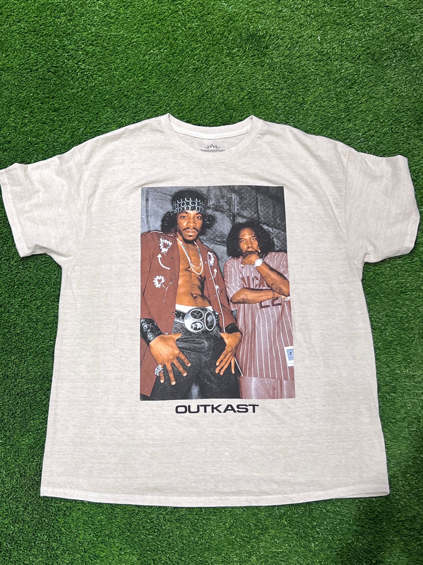 OutKast Tee Size M