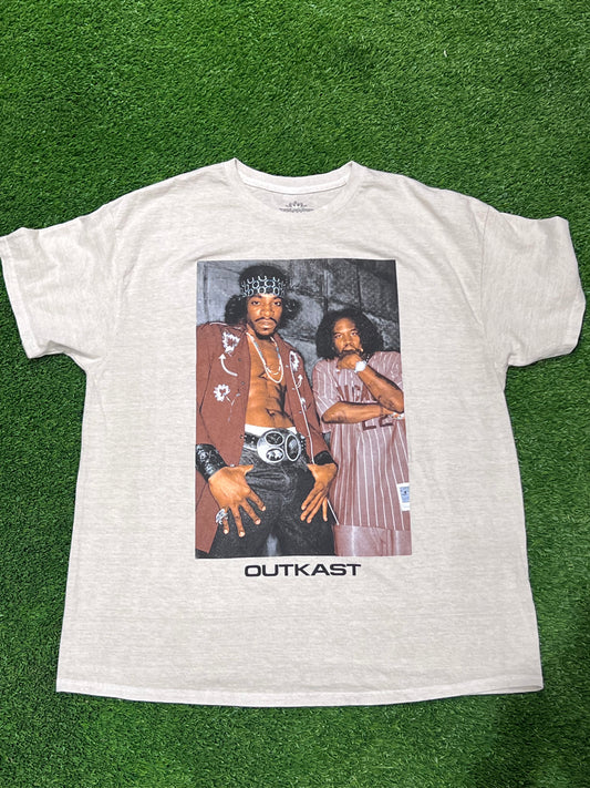 OutKast Tee Size M