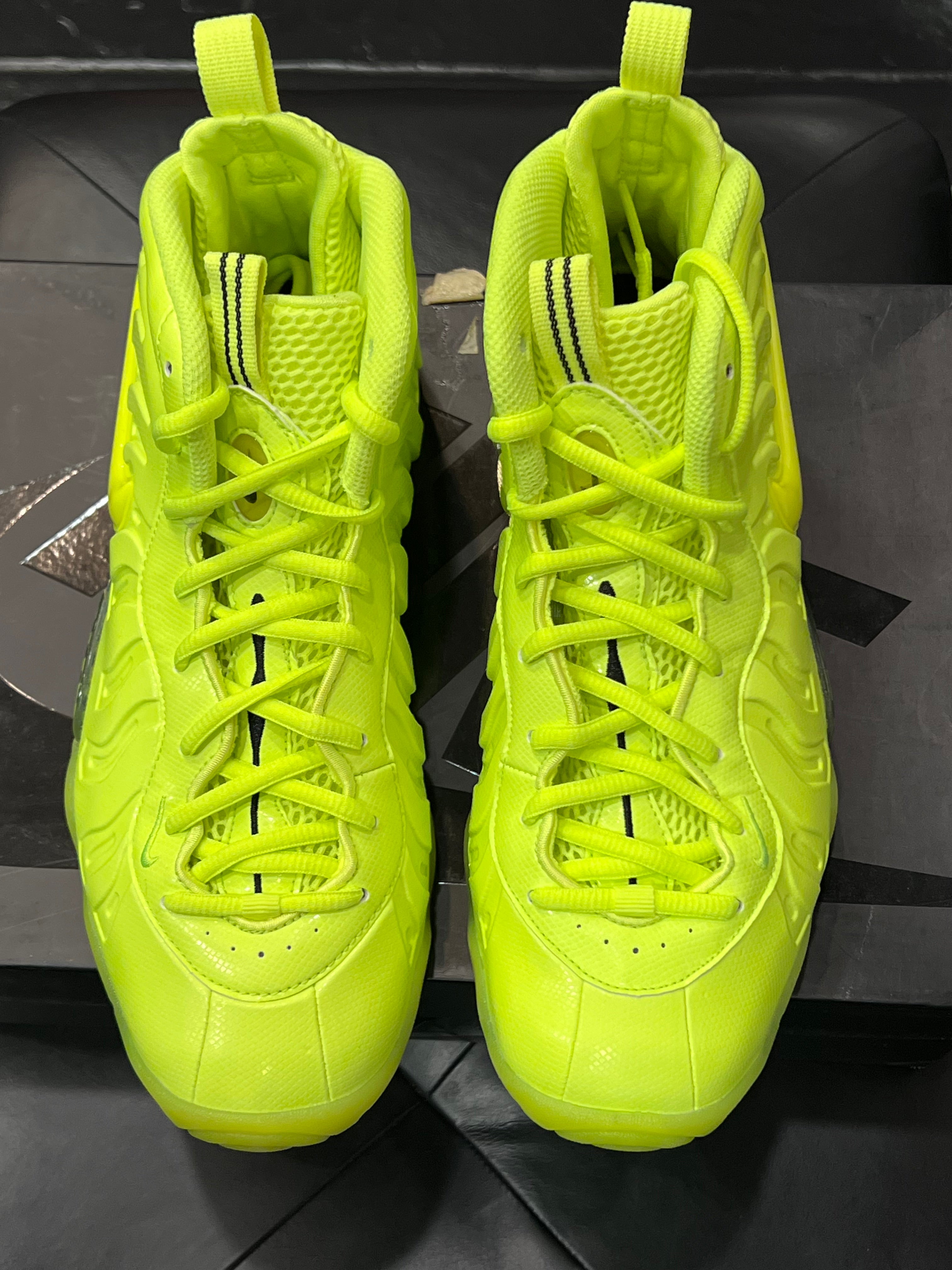 Gradeschool Nike Air Foamposite Pro Volt Size 7y