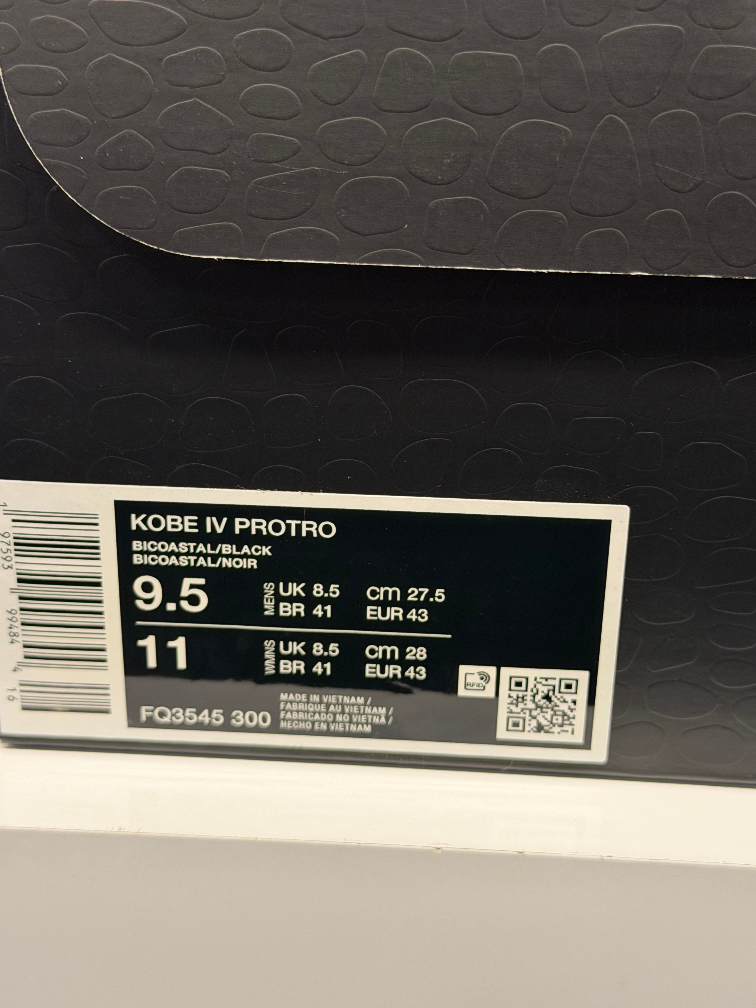 Men’s Kobe 4 Girl Dad Brand New Shoes Size 9.5