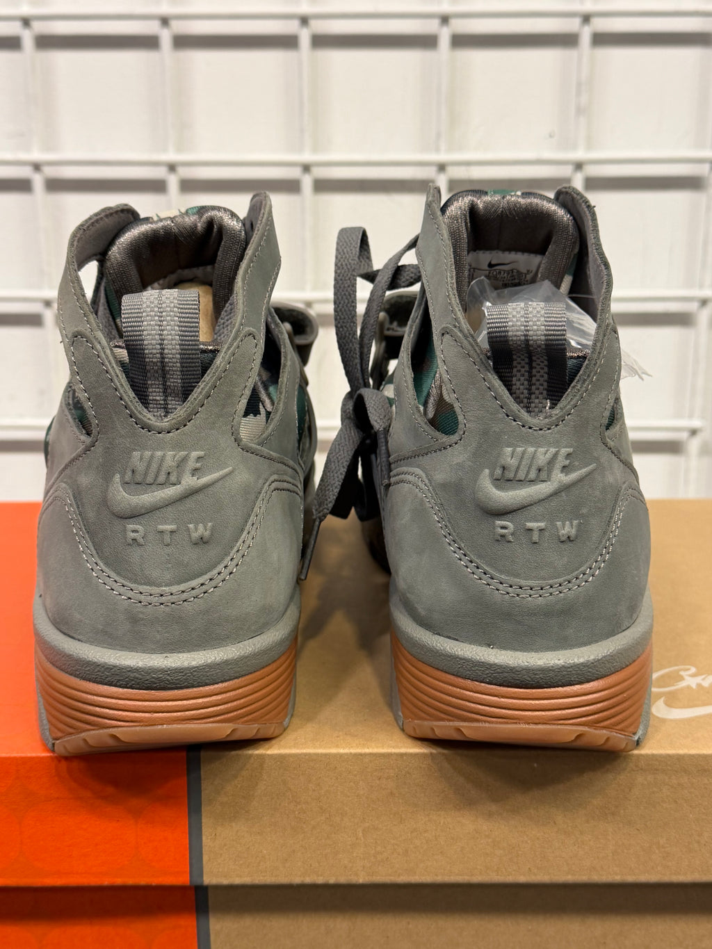Nike Air Huarache Corteiz Size 9.5 Men’s Shoes