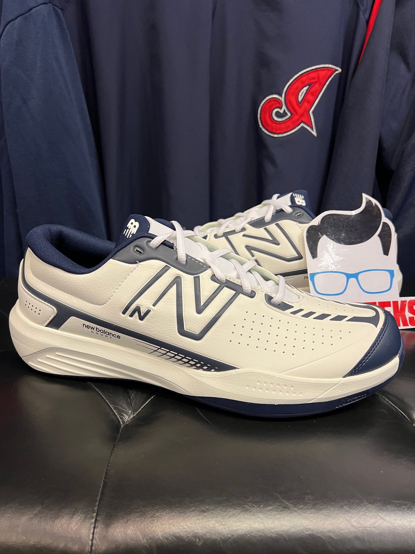 Men’s New Balance 696 Court Navy Size 13