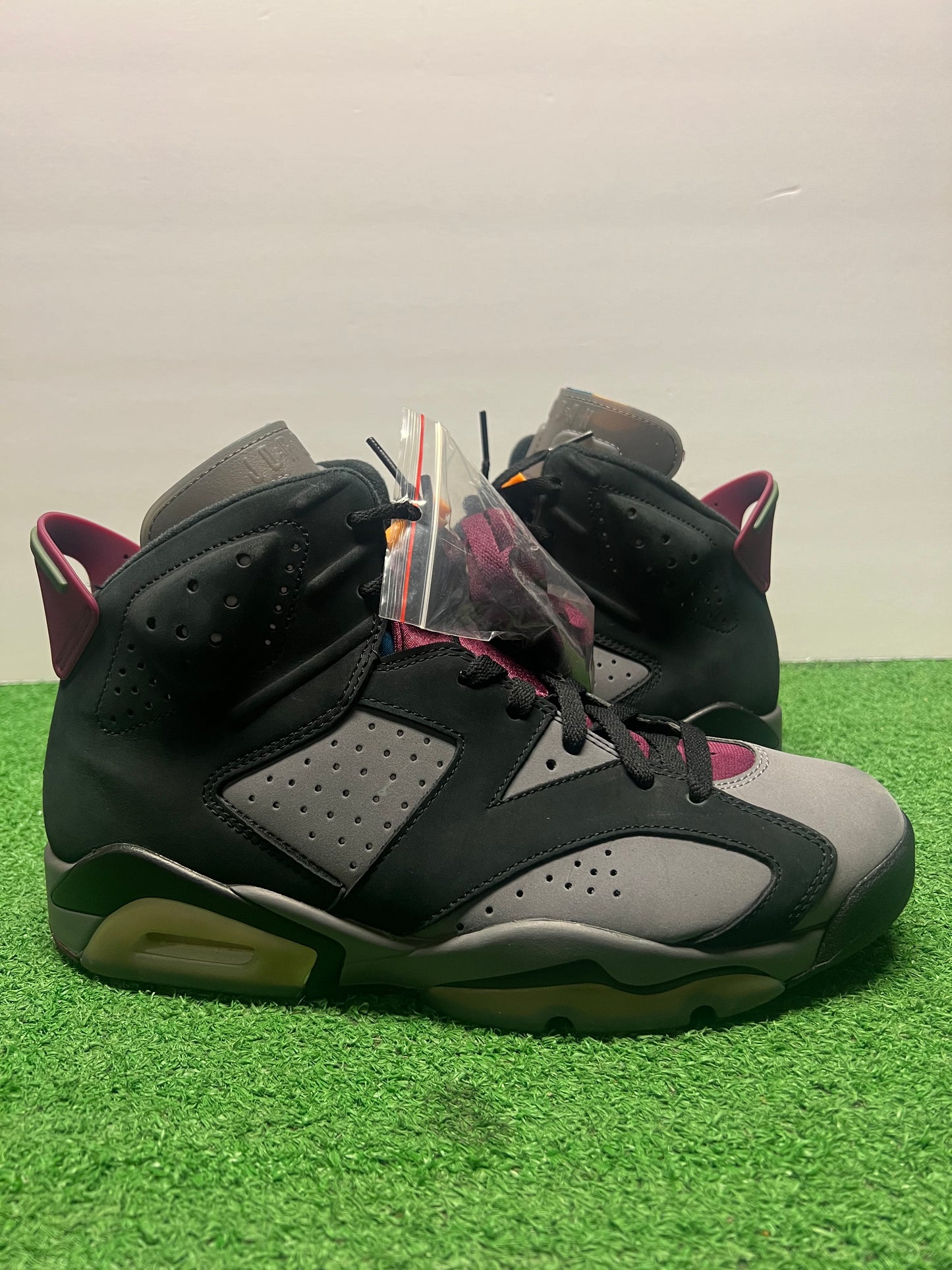 Men’s Air Jordan 6 Bordeaux Size 9