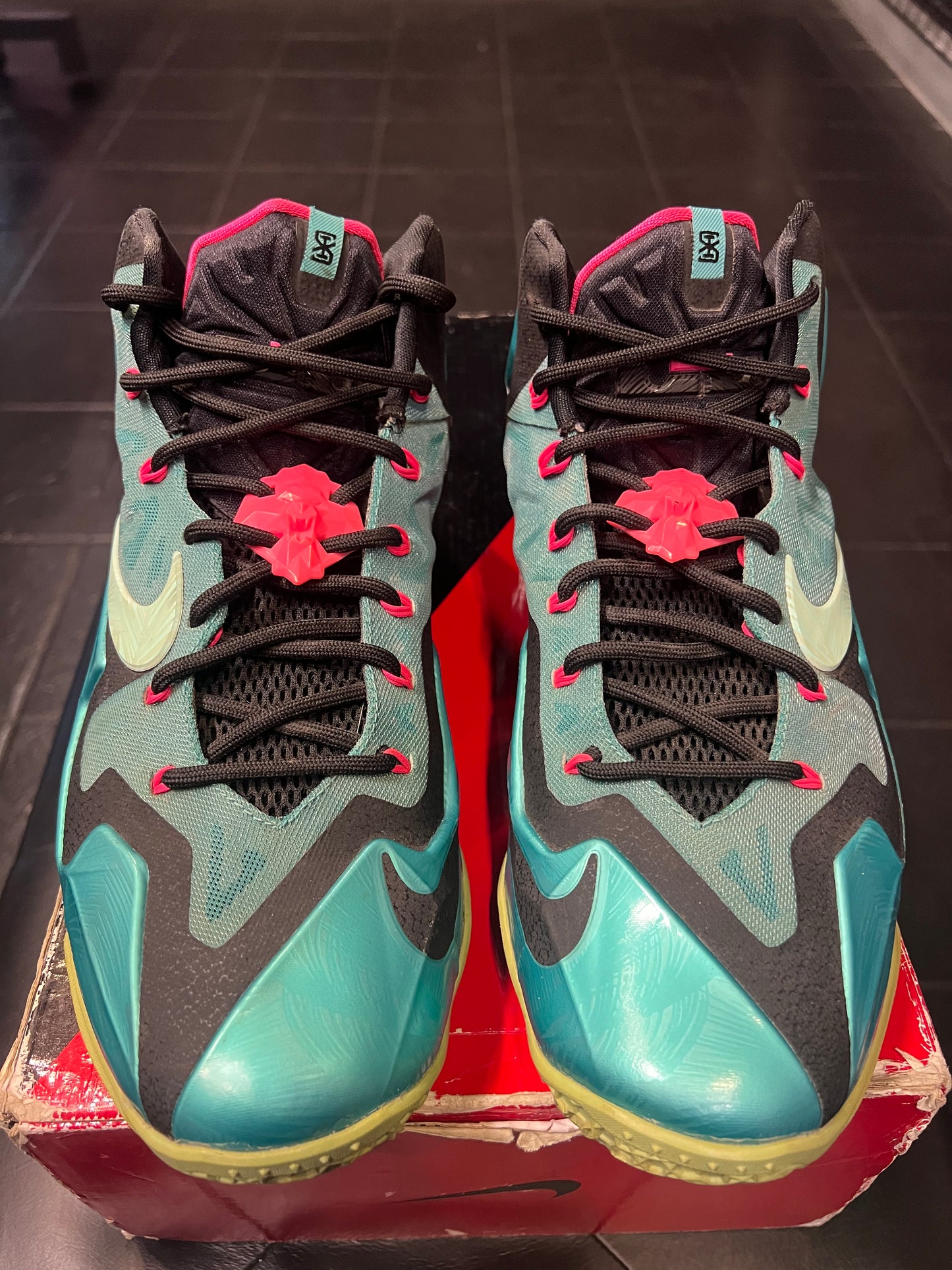 Men’s LeBron 11 South Beach Pre-Owned