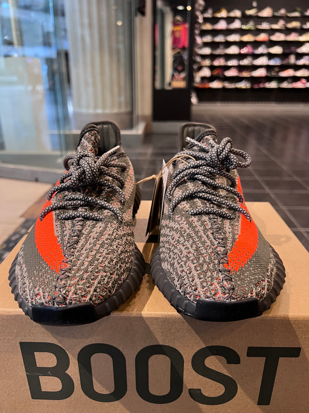 Yeezy 350v2 Carbon Beluga Size 6 Gradeschool Shoes