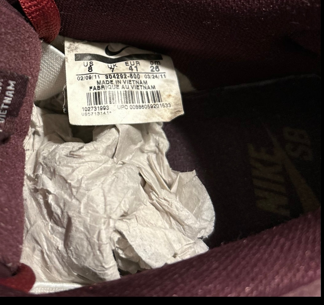 Nike SB Dunk Low Pro Deep Burgundy Metallic Gold 304292-600 Size 8 Used Good Condition No Box 2011