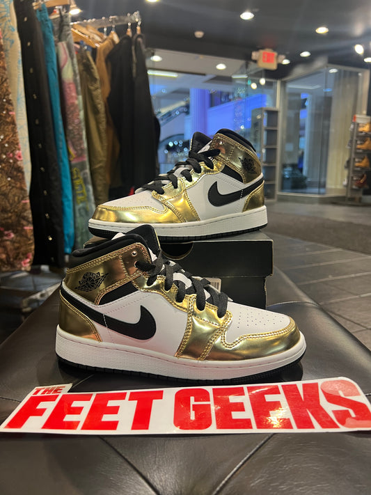 Gradeschool Air Jordan 1 Mid Gold Brand New