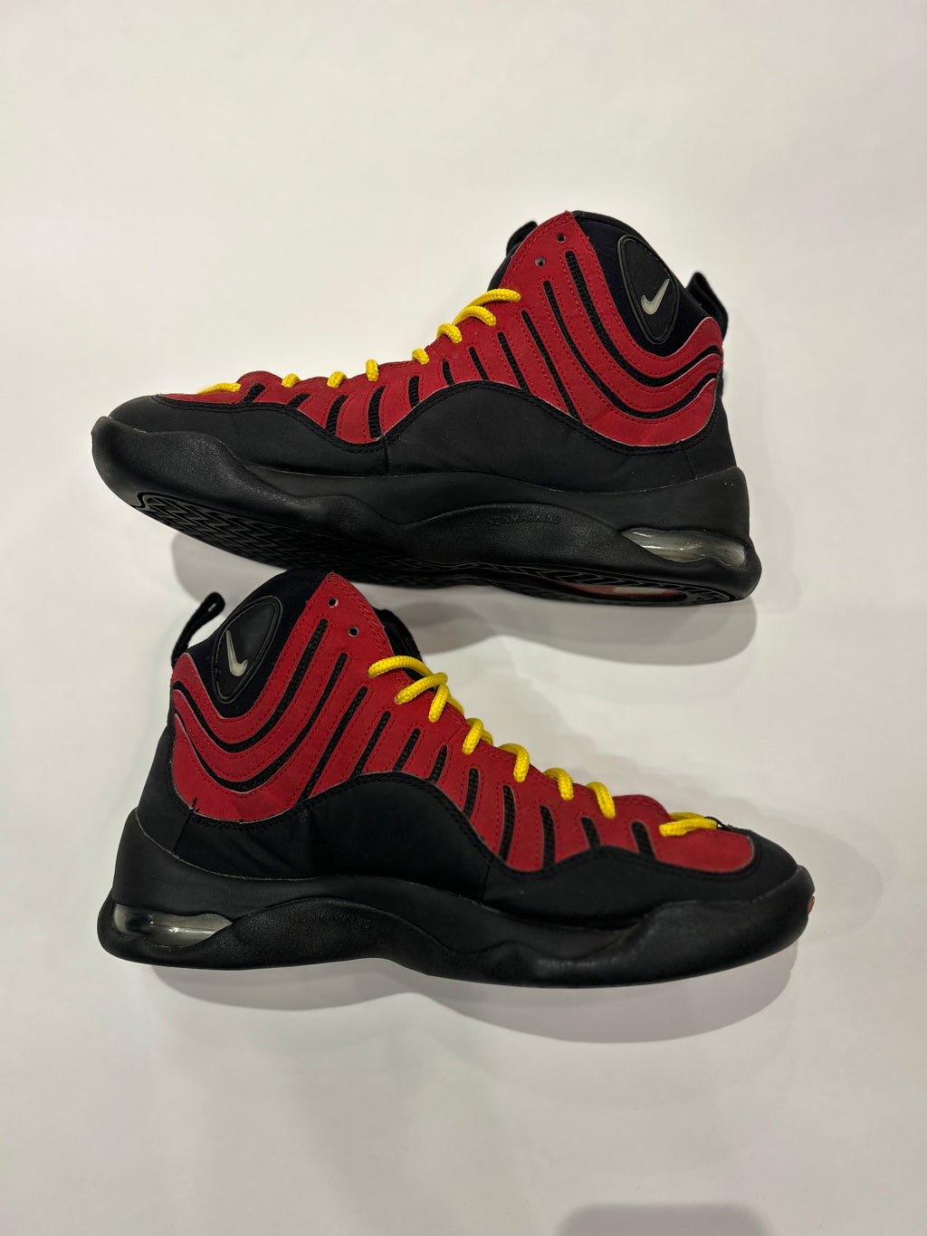 Nike Air Bakin Tim Hardaway Size 8.5 Men Shoes
