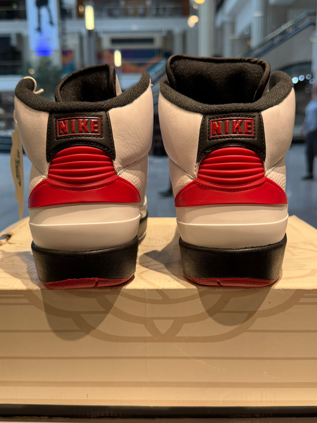 Air Jordan 2 Chicago Size 9 Men’s Shoes