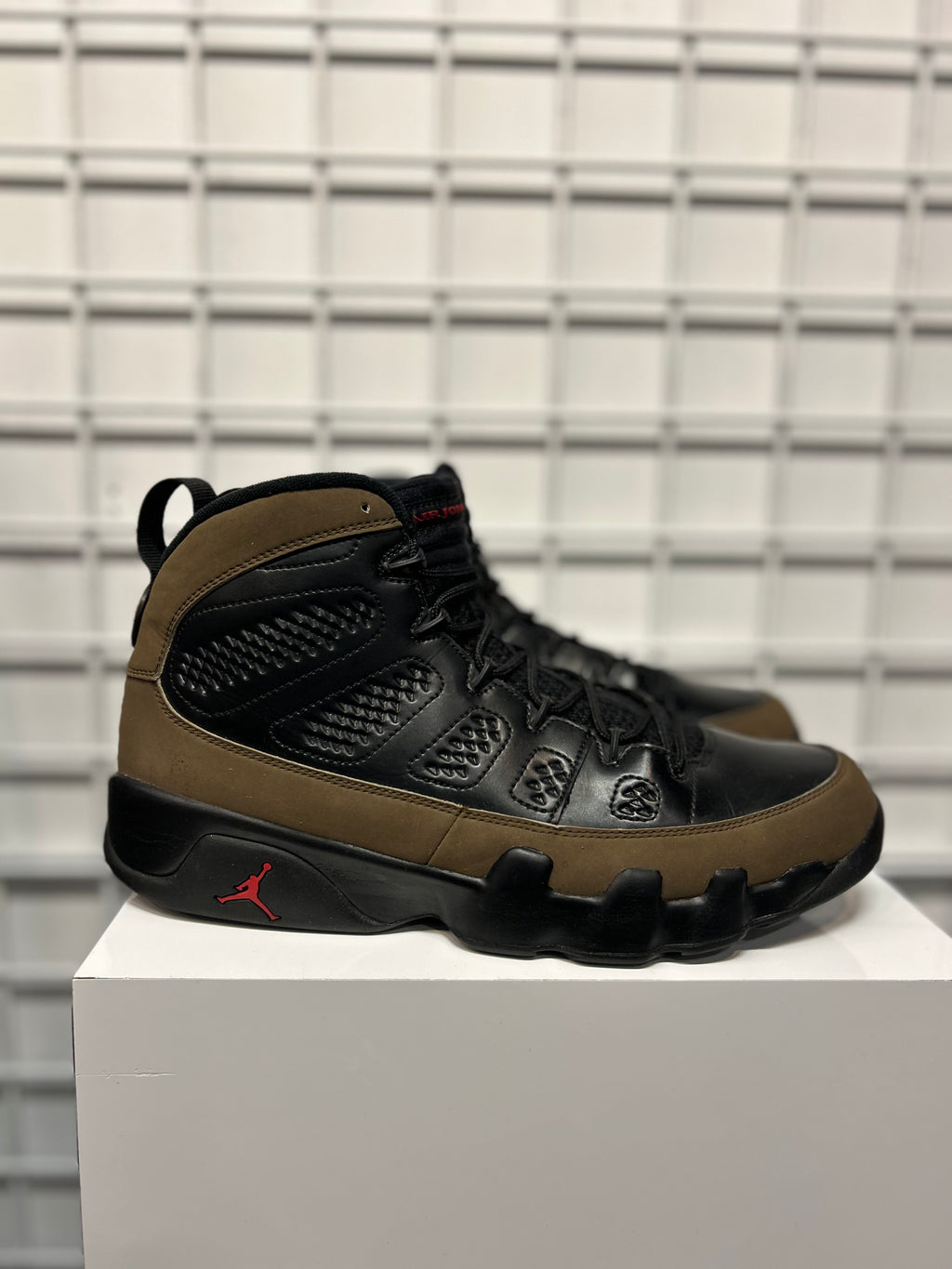 Air Jordan 9 Olive 2012 Release Size 12 Men’s Shoes