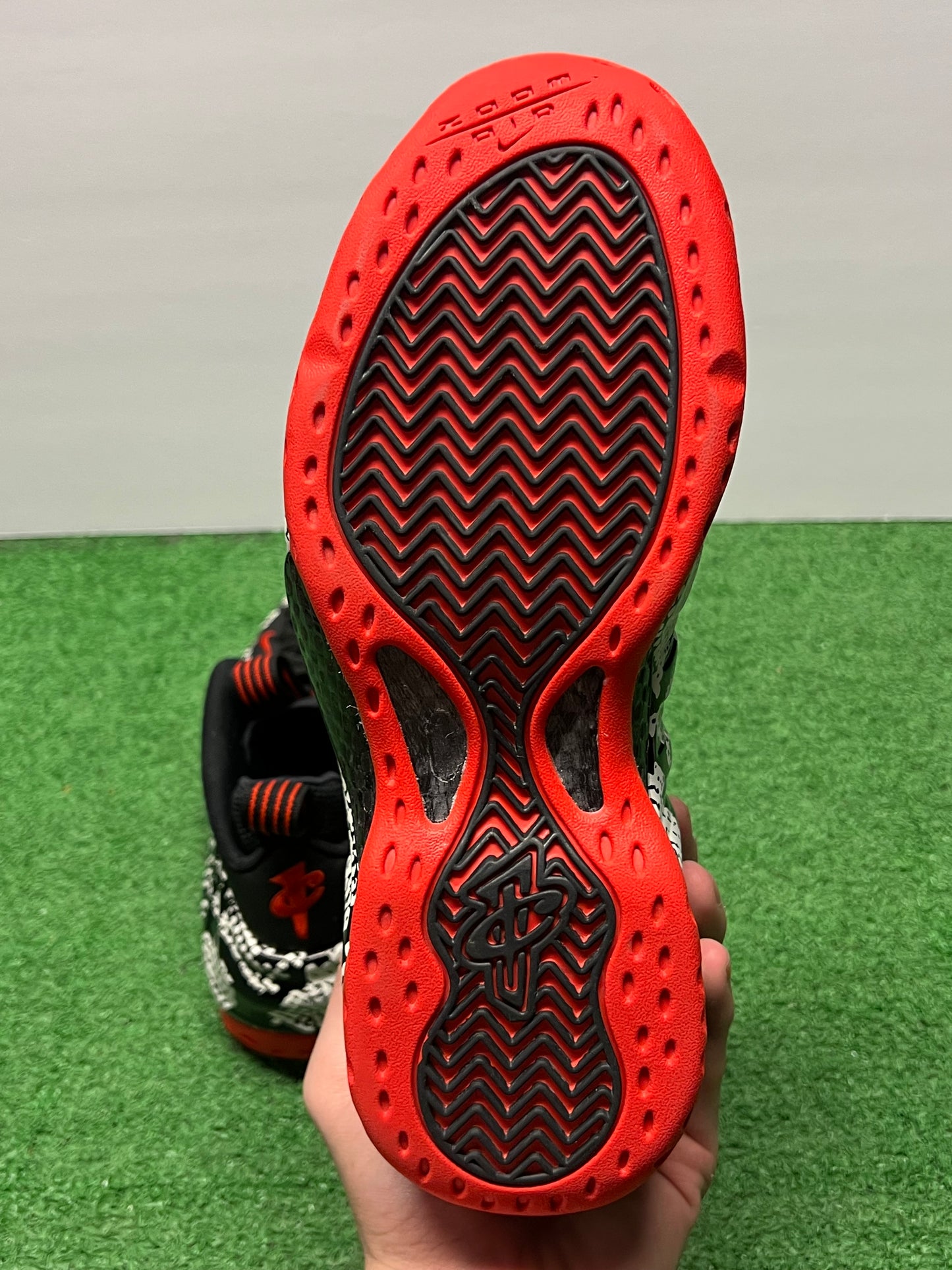 Men’s Nike Foamposite Snakeskin Size 8