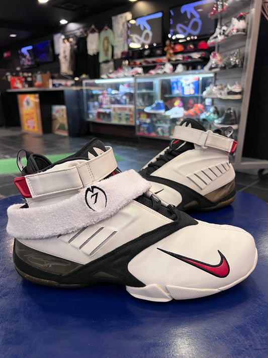 Men’s Nike Air Vick 1 Size 12 with Headband