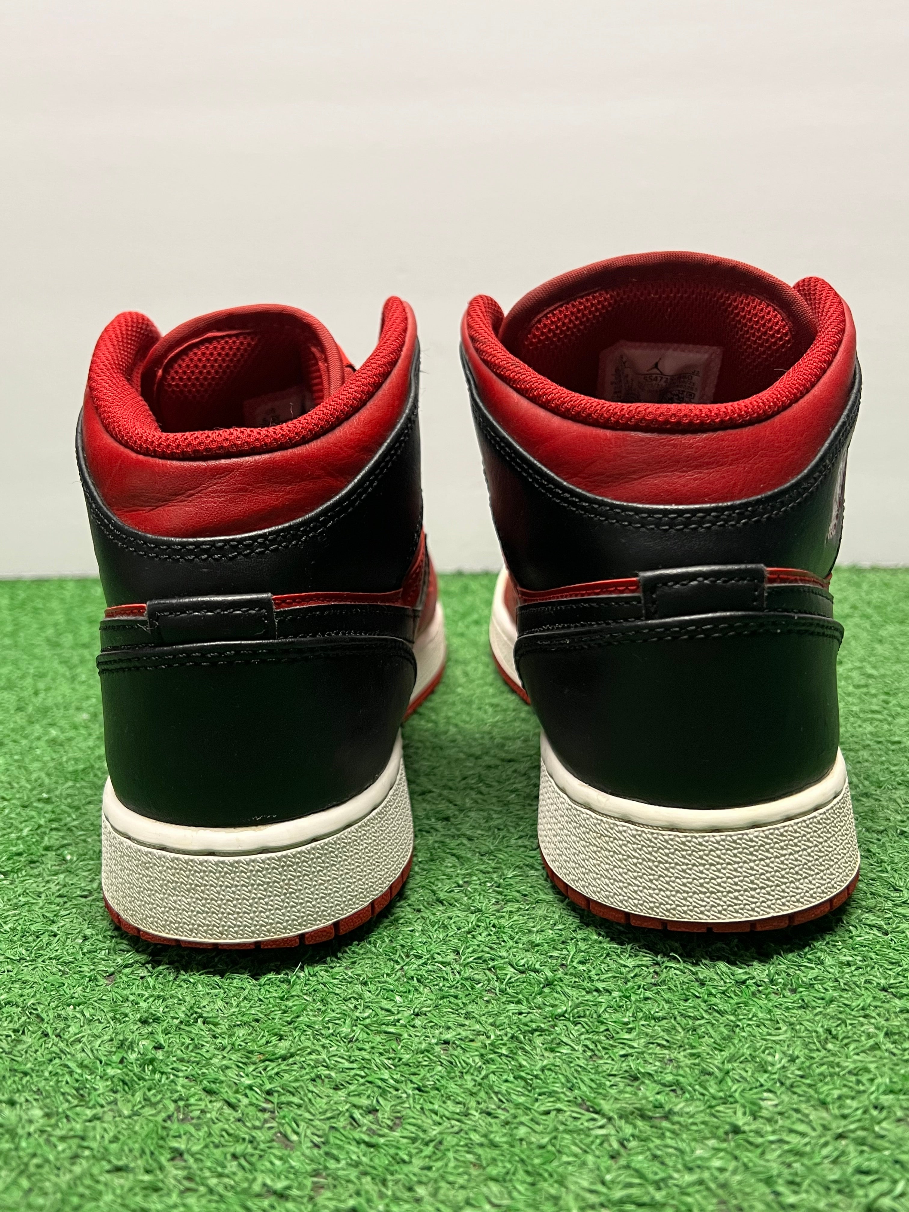 Gradeschool Air Jordan 1 Mid Size 6.5y