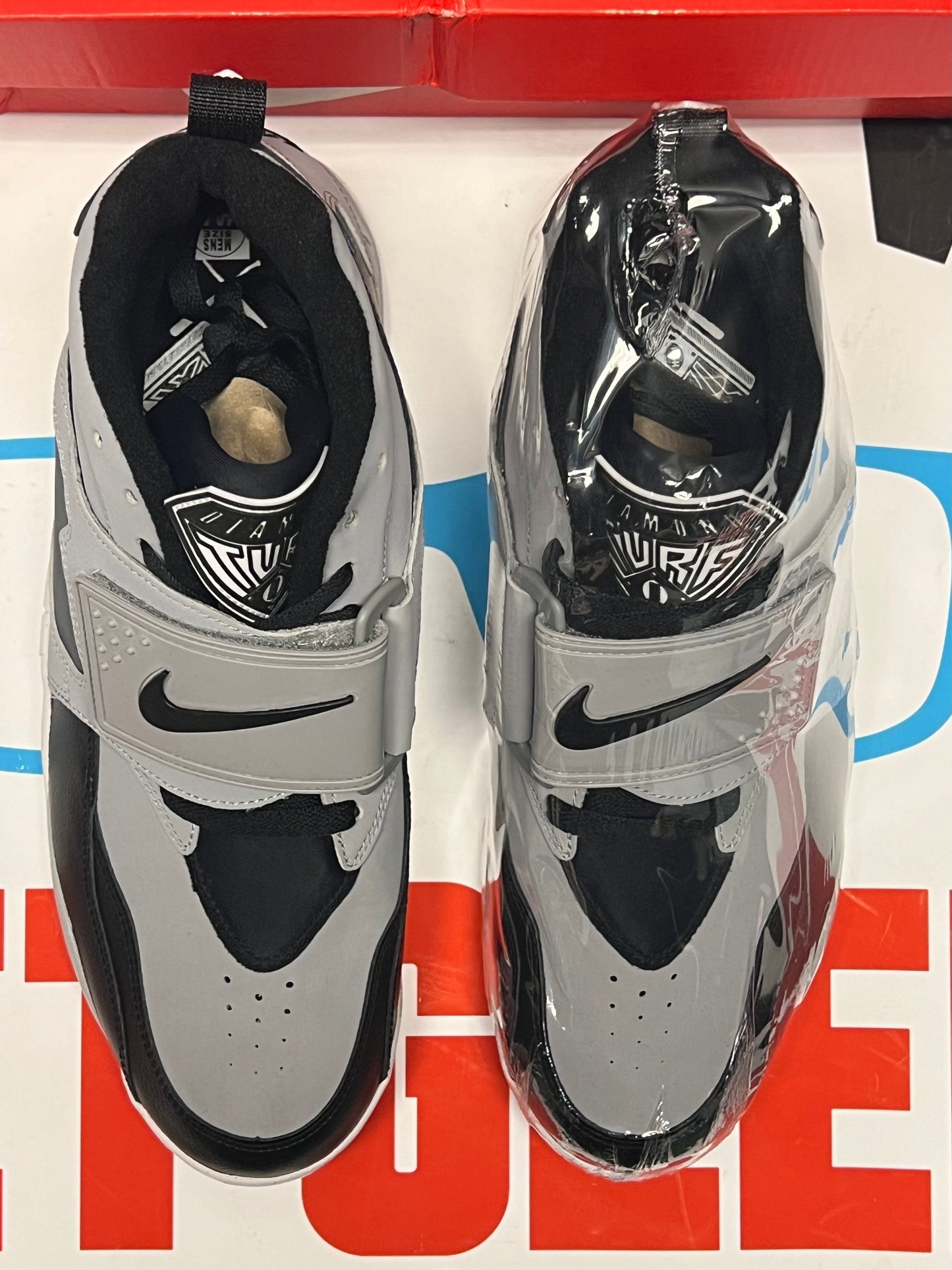 Men’s Nike Air Diamond Turf Shoes Size 10.5 Brand New