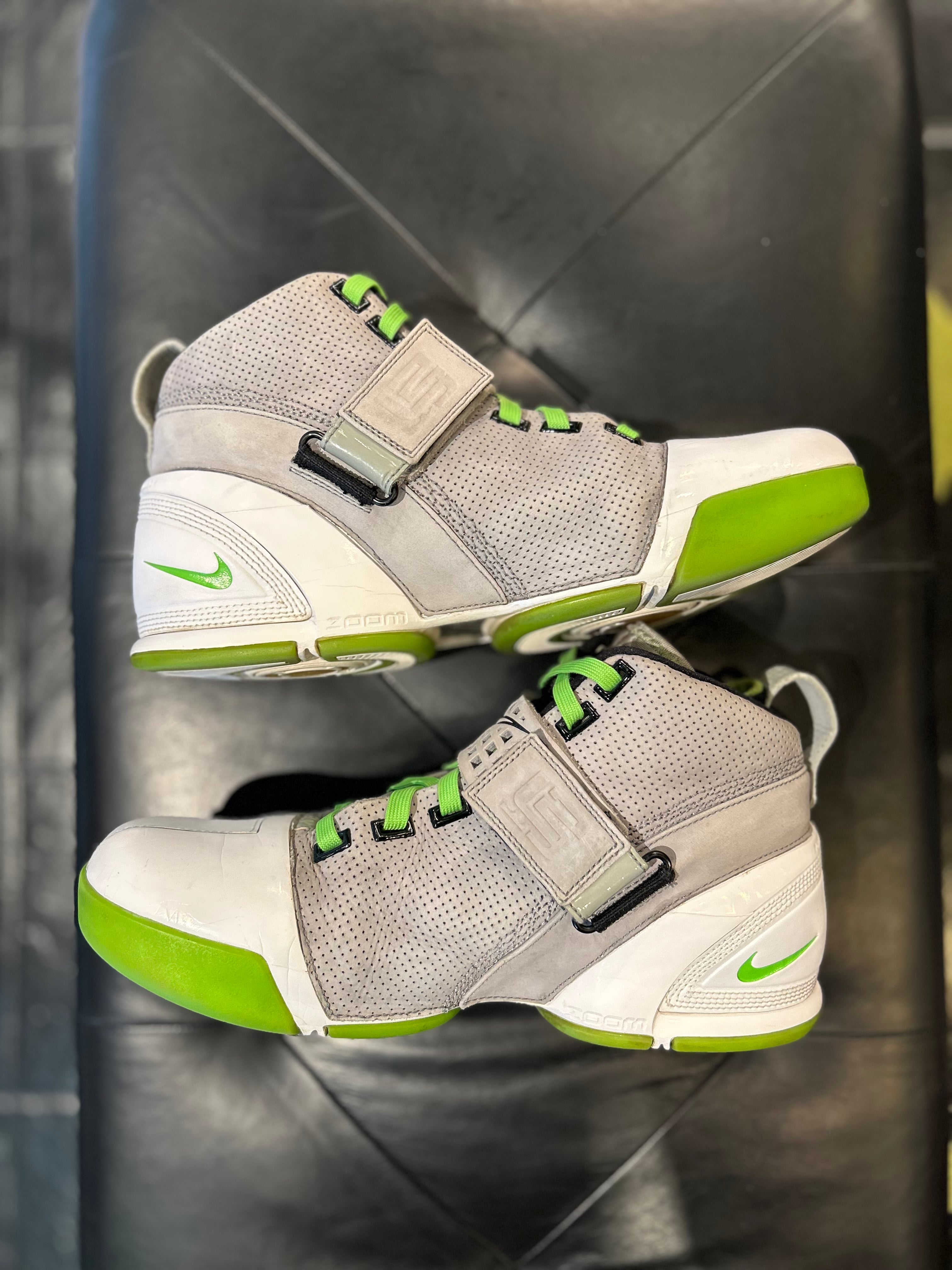 Nike Zoom Lebron James 5 Dunkman Size 10.5 Men's Basketball    Shoes