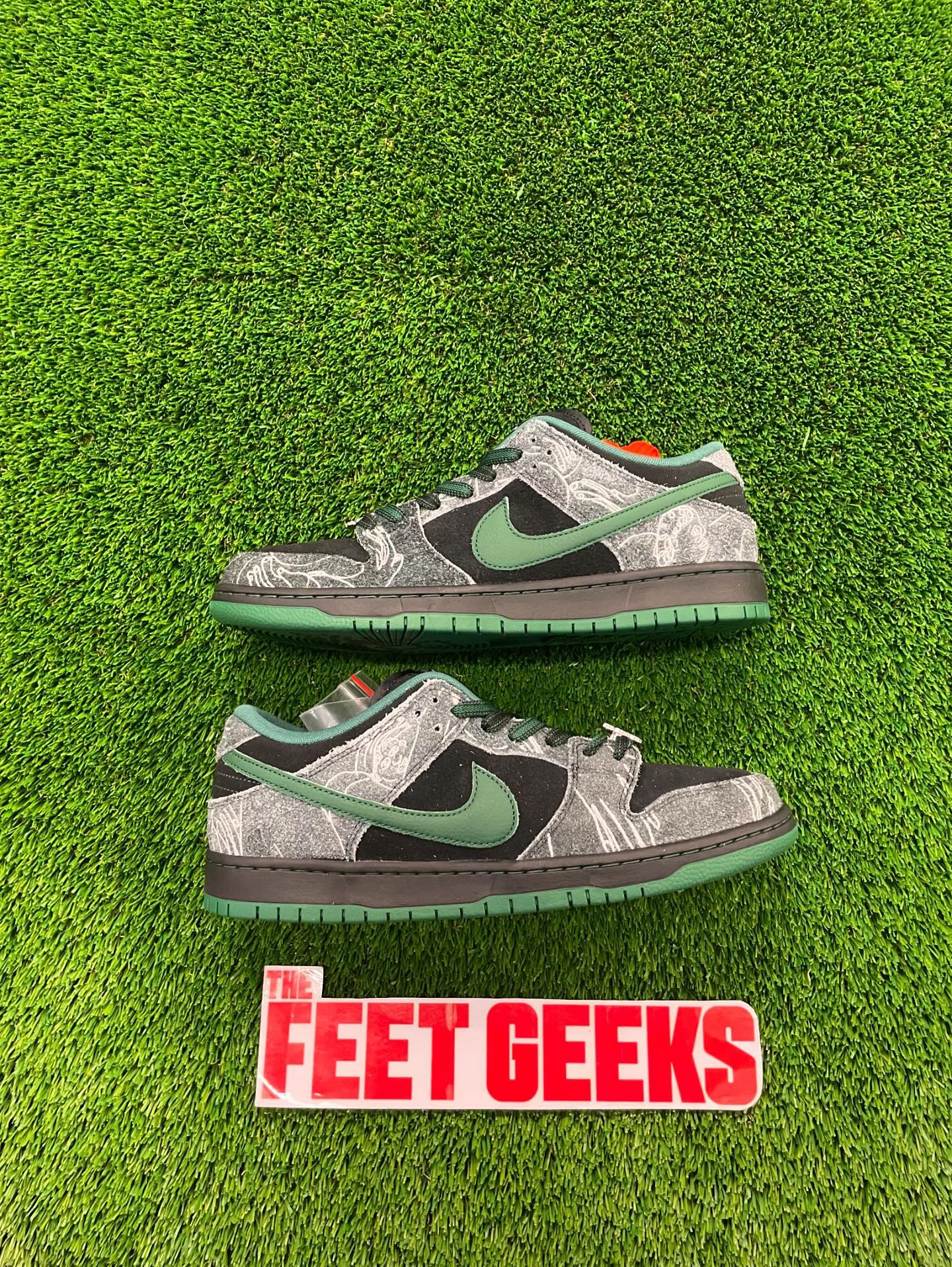 Men’s Nike SB Dunk Low There Skateboards Size 12 Shoes Brand New