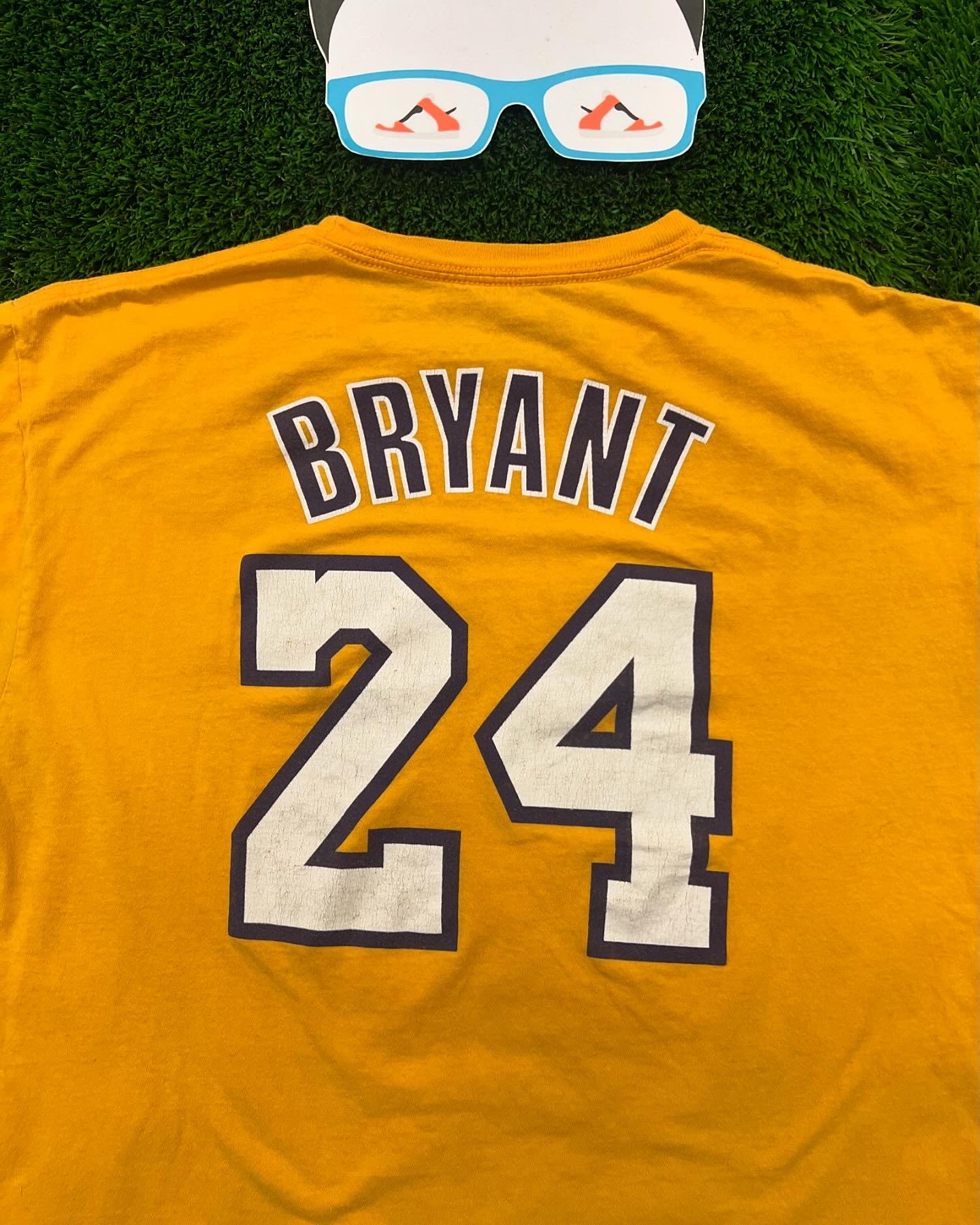 Men’s Vintage Lakers Kobe Bryant Tee Size XL