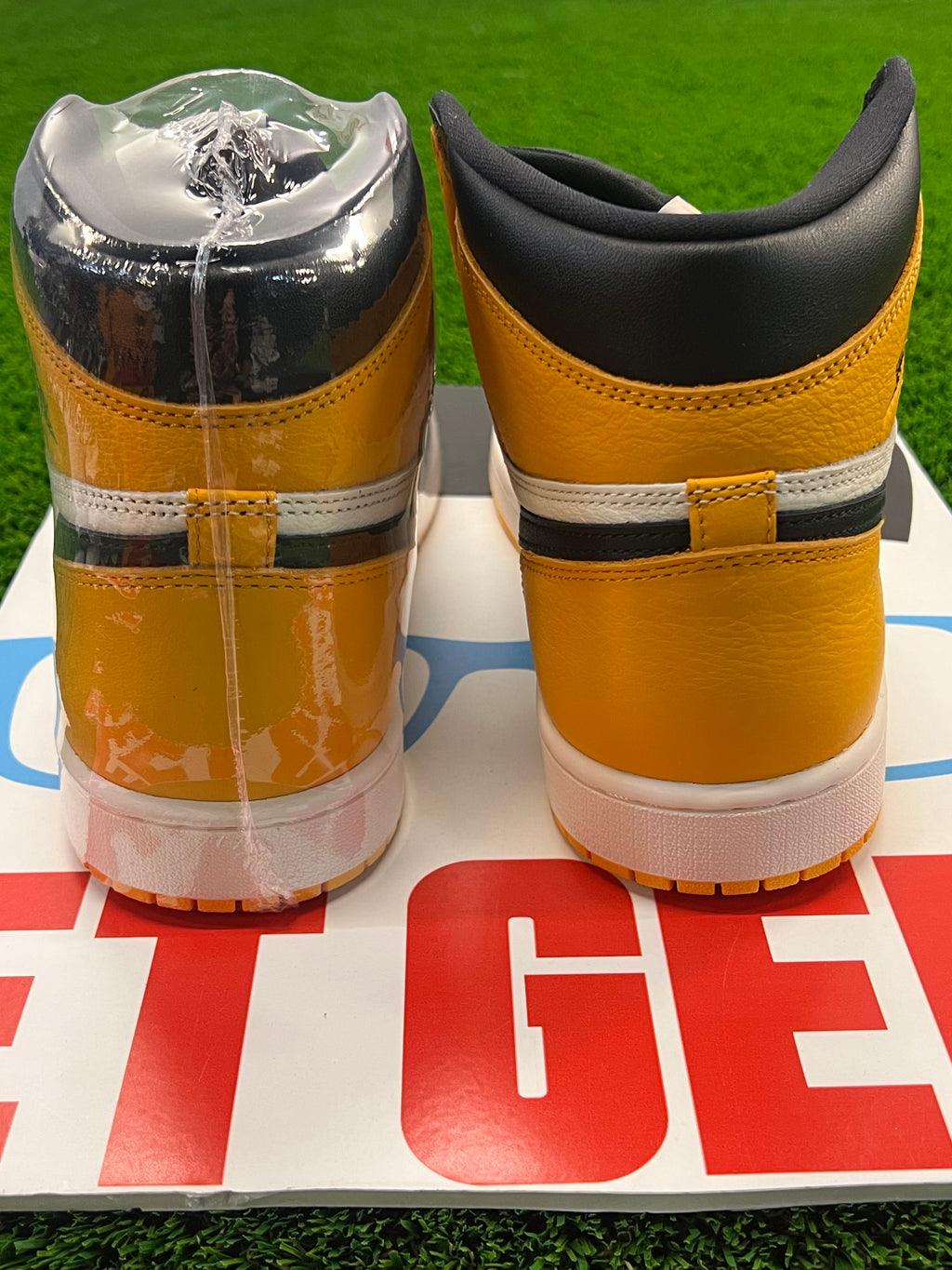 Men’s Air Jordan 1 Yellow Toe Taxi Brand New Shoes
