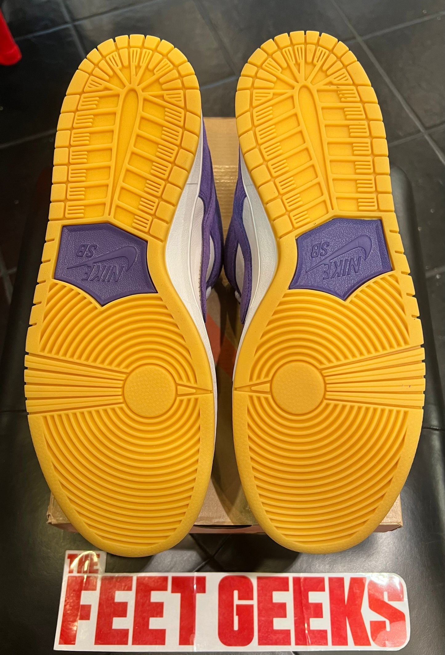 Men’s Nike SB Dunk Low Court Purple Brand New