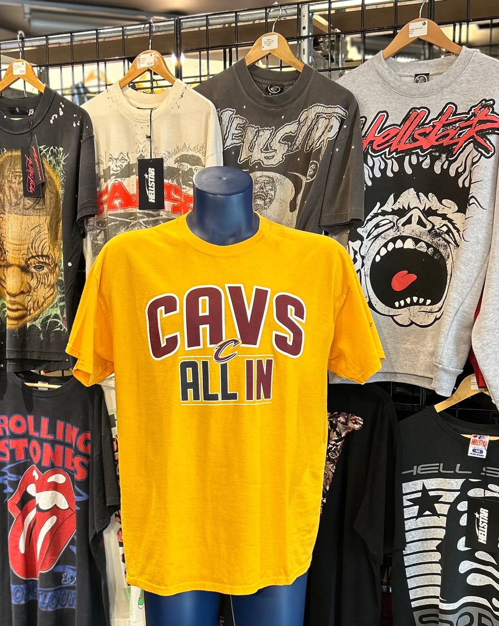 Cleveland Cavs All In Yellow Tee Shirt Size XL