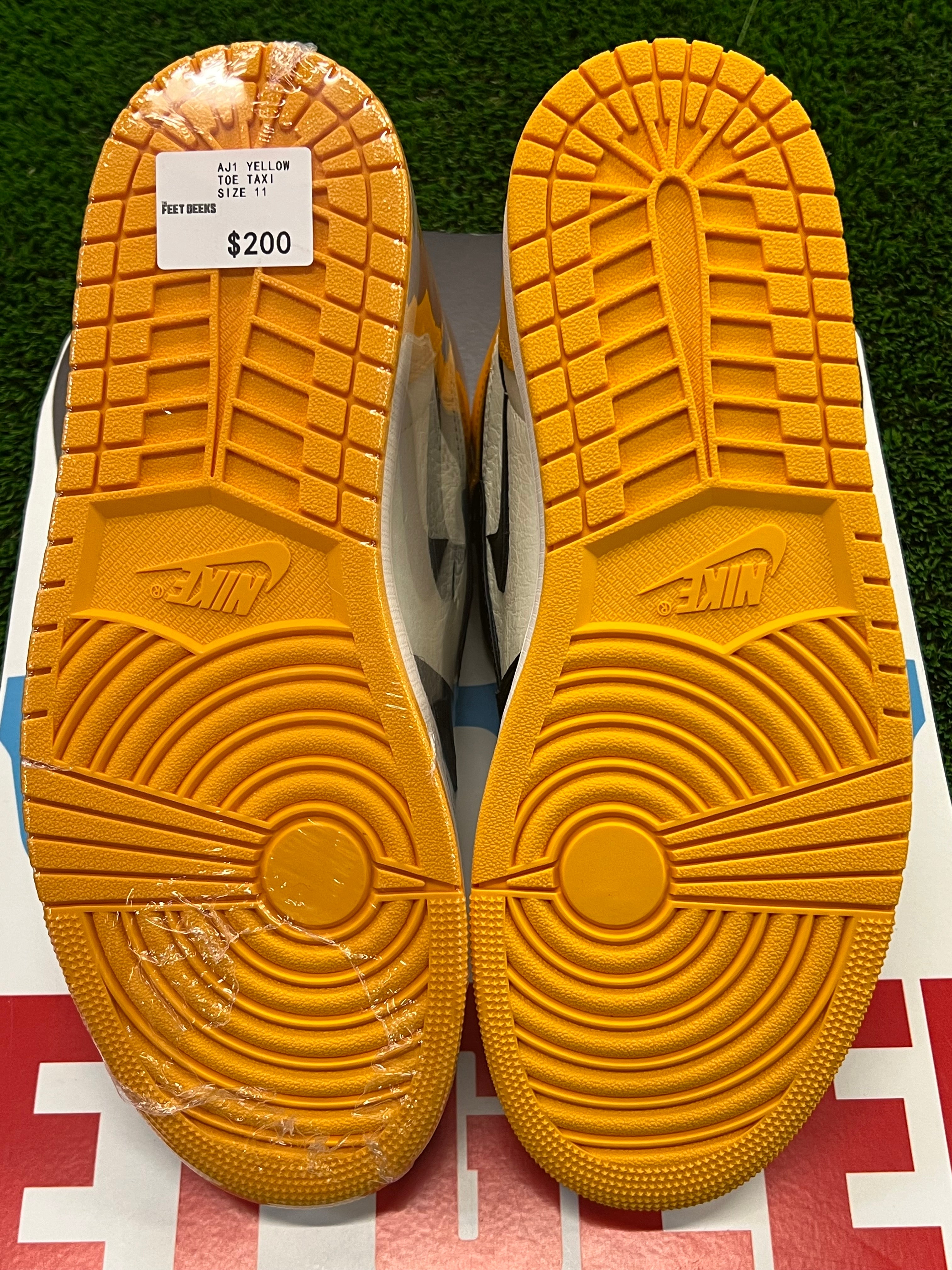 Men’s Air Jordan 1 Yellow Toe Taxi Brand New Shoes