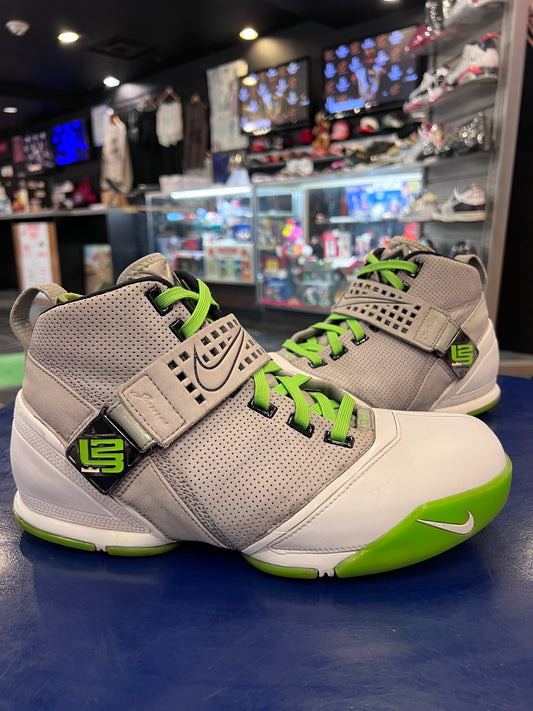 Men’s LeBron 5 Dunkman Size 10.5