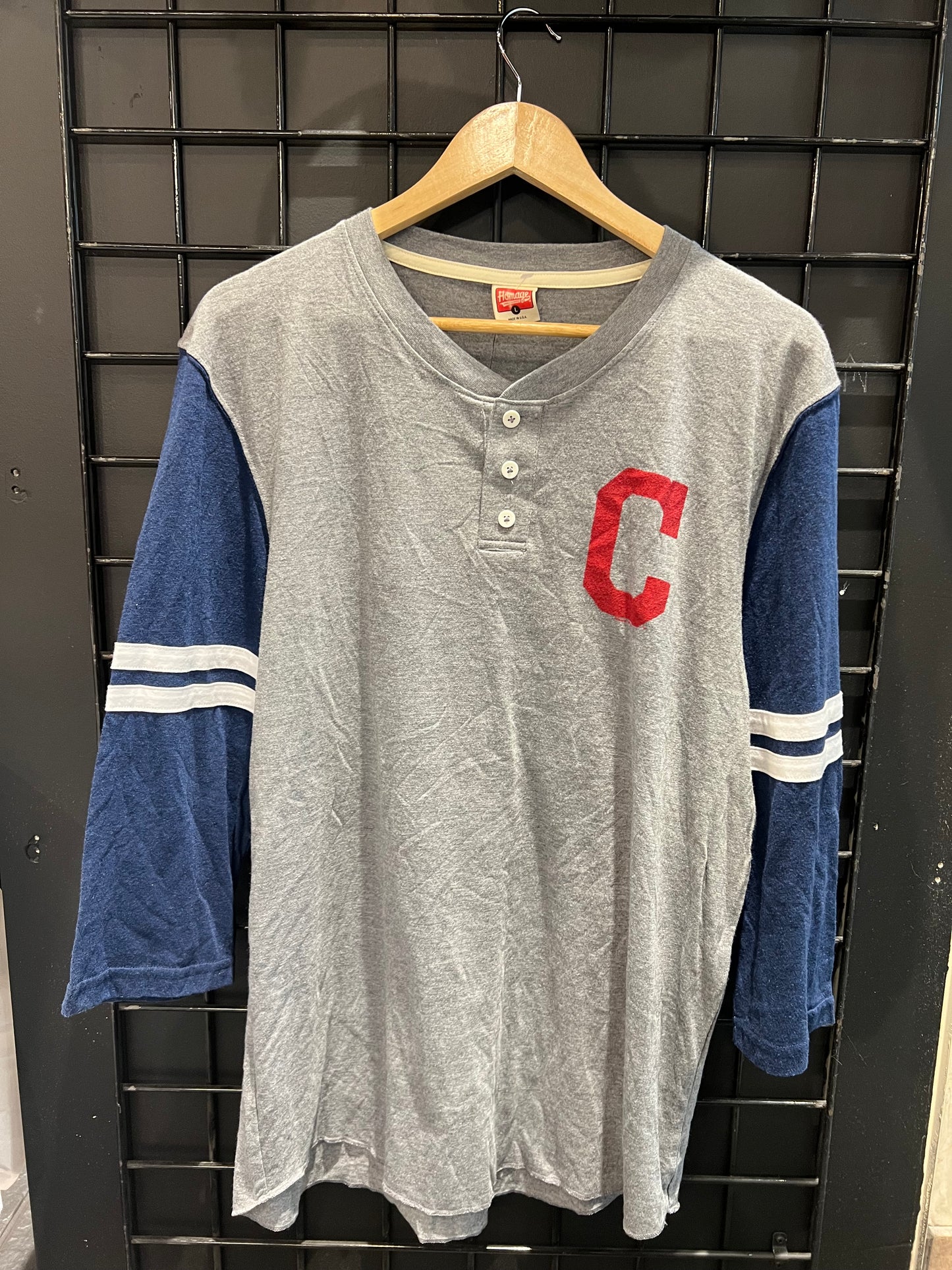 Cleveland Indians Three Quarter Sleeve Tee Size L Brand New