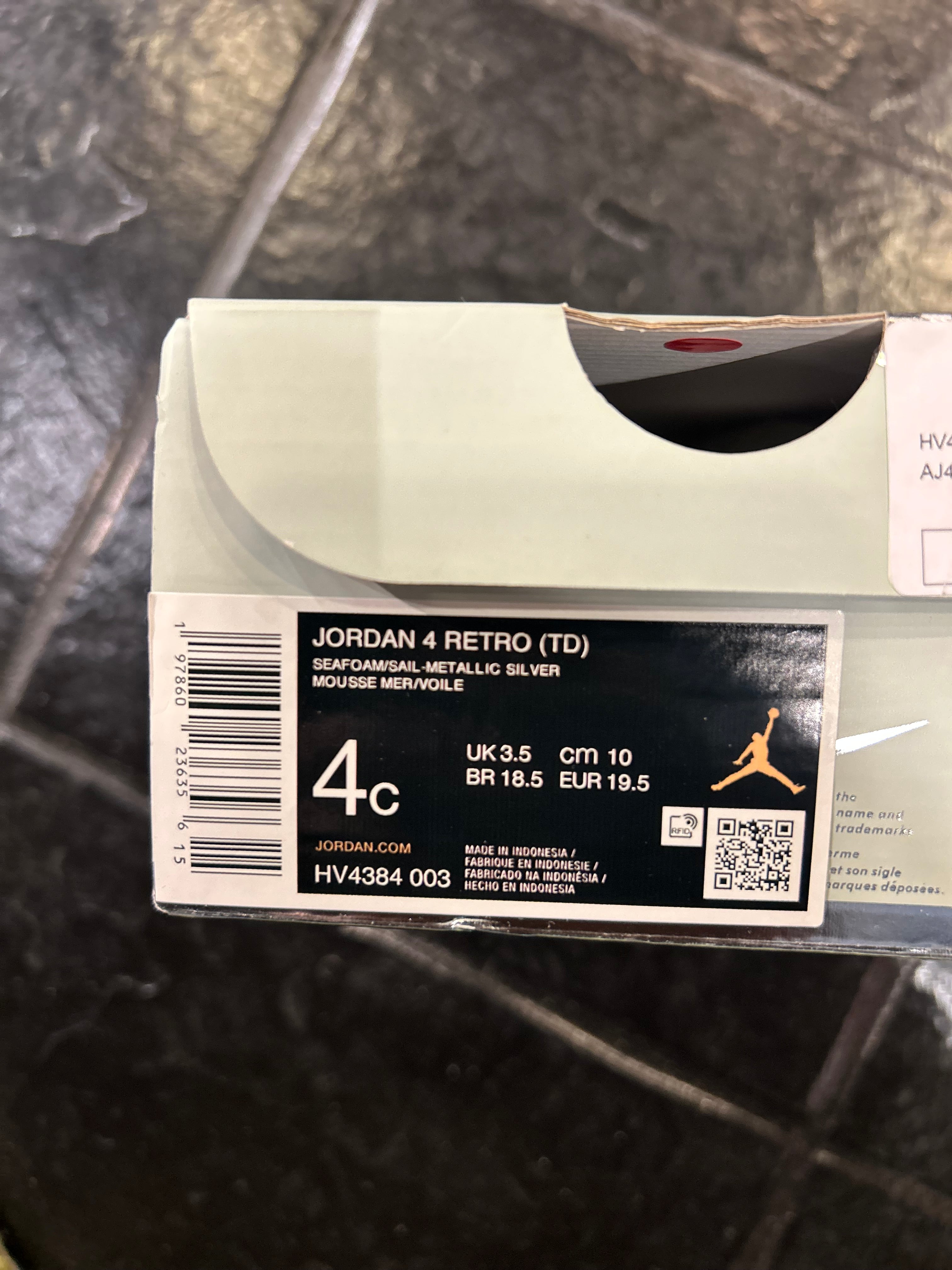 Air Jordan 4 Seafoam size 4c toddler shoes