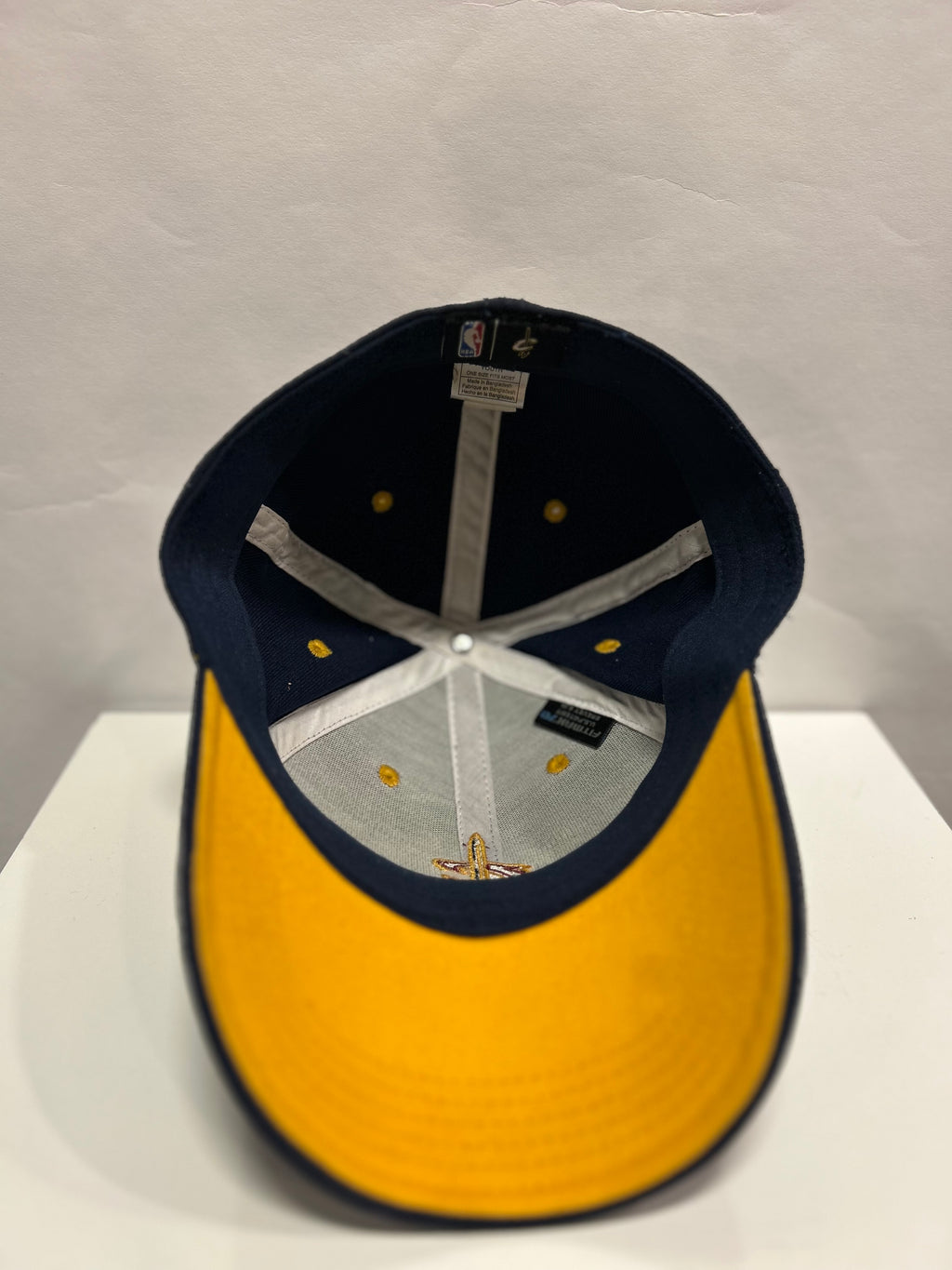 Adidas Cleveland cavs hat navy blue size small