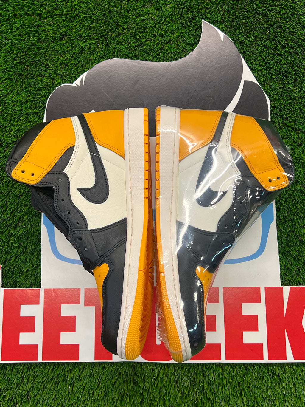 Men’s Air Jordan 1 Yellow Toe Taxi Brand New Shoes