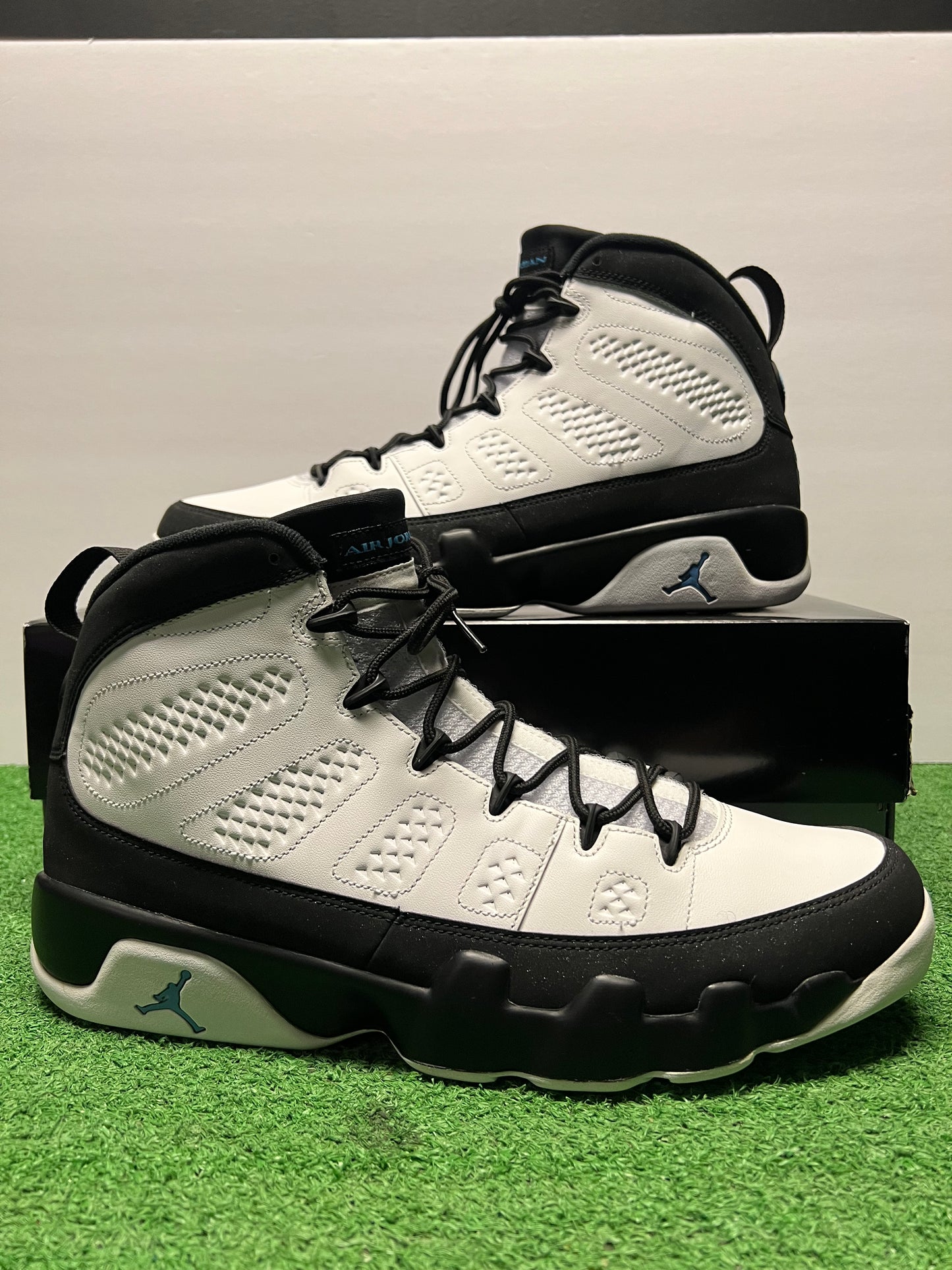 Men’s Air Jordan 9 UNC Size 13