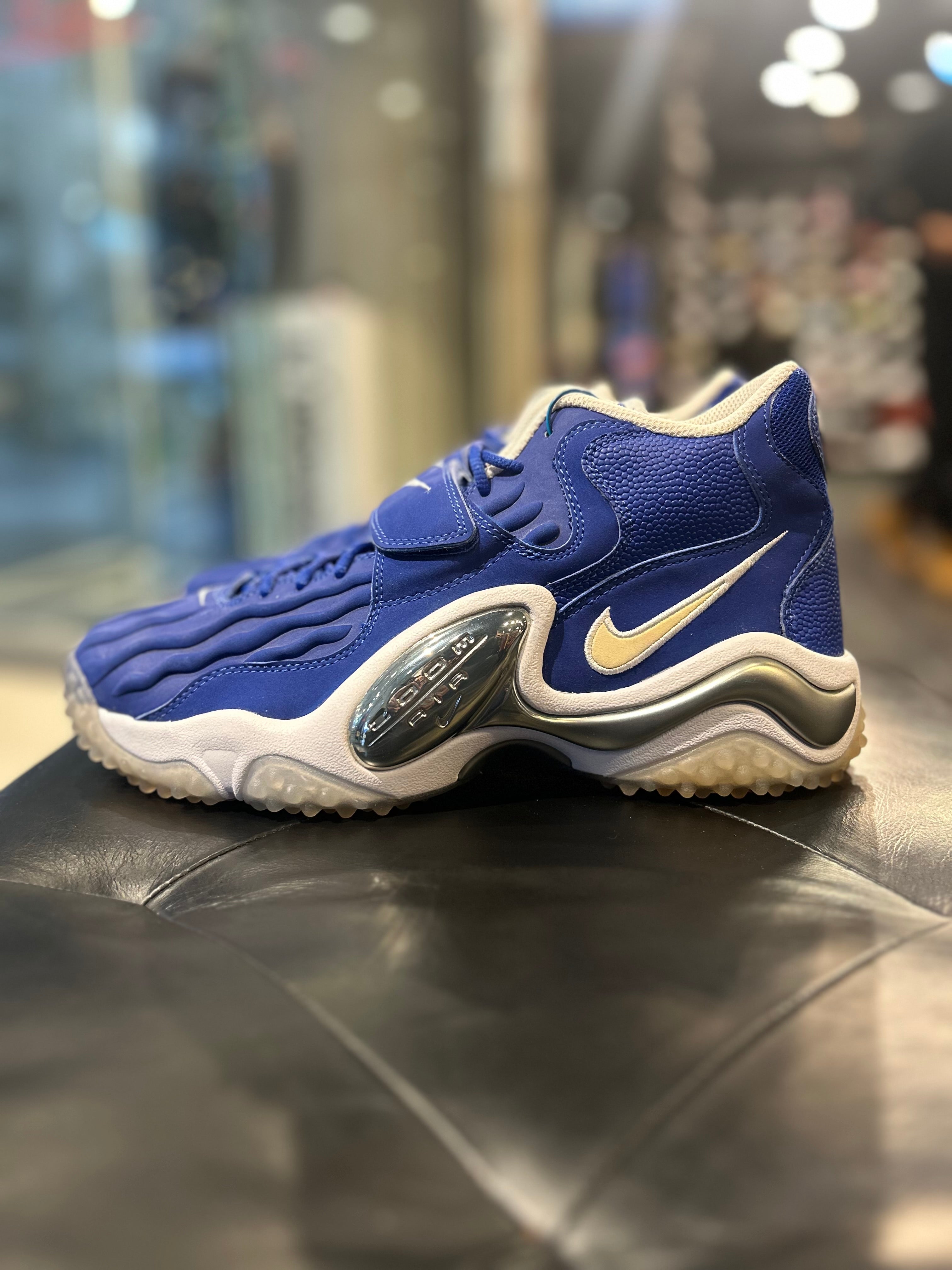 Nike Zoom Jet Turf 97 Lions Barry Sanders size 9 Men Shoes