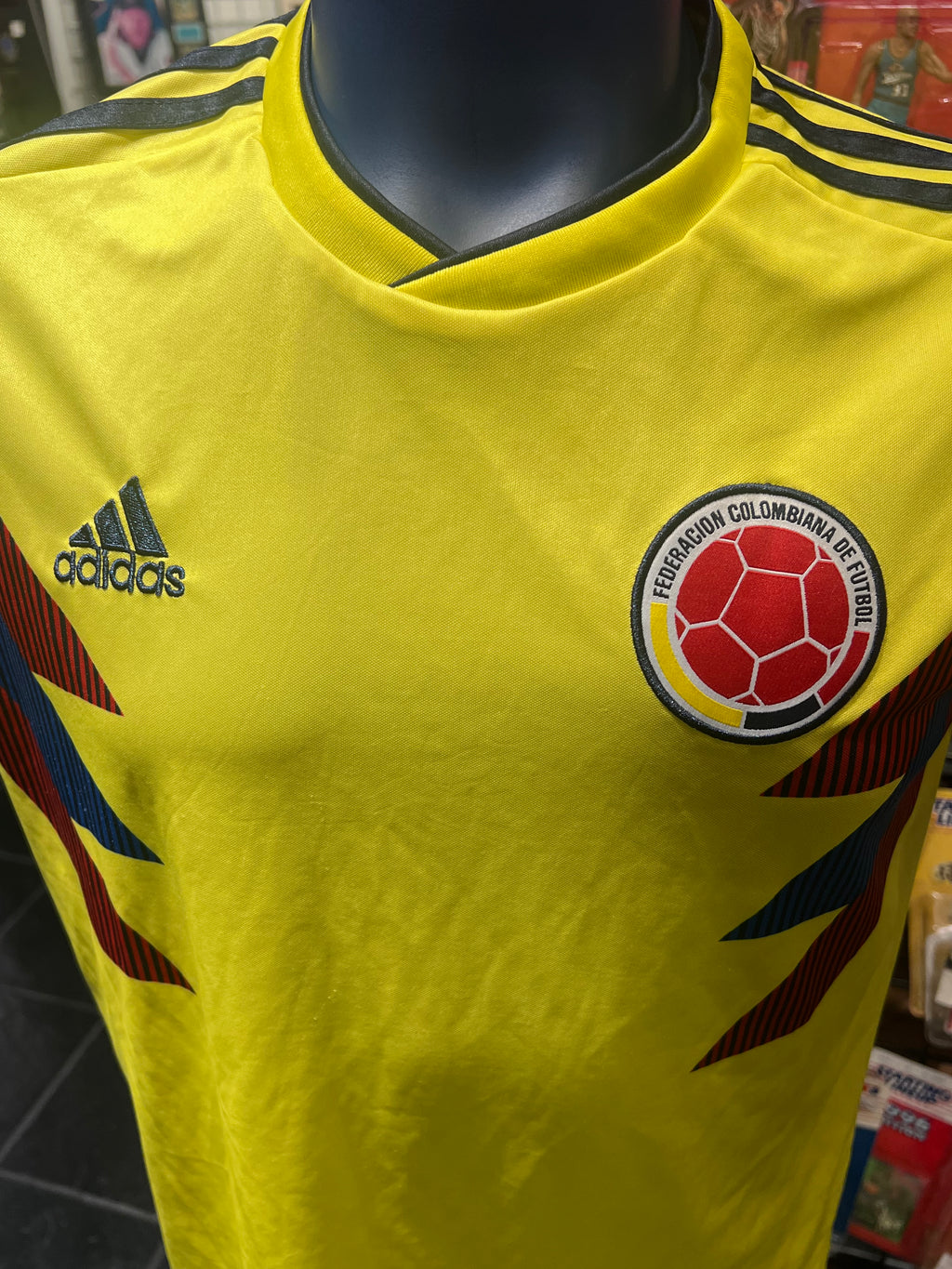 Adidas 2018 World Cup Columbia Soccer Jersey Size M