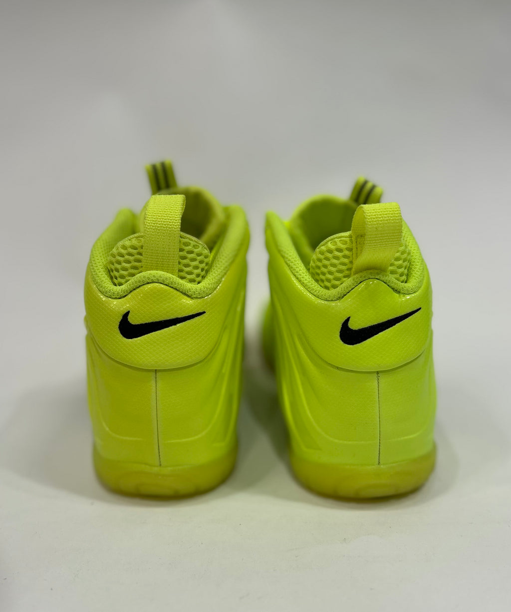 Nike Foamposite Pro Volt Size 5y Grade School Shoes