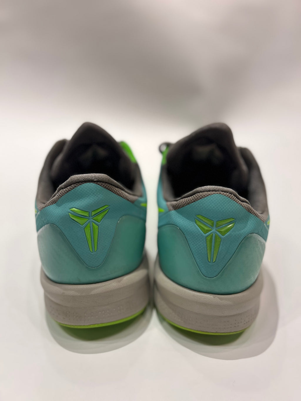 Nike Kobe Venomenon 4 Men’s Basketball Shoes Size 11.5