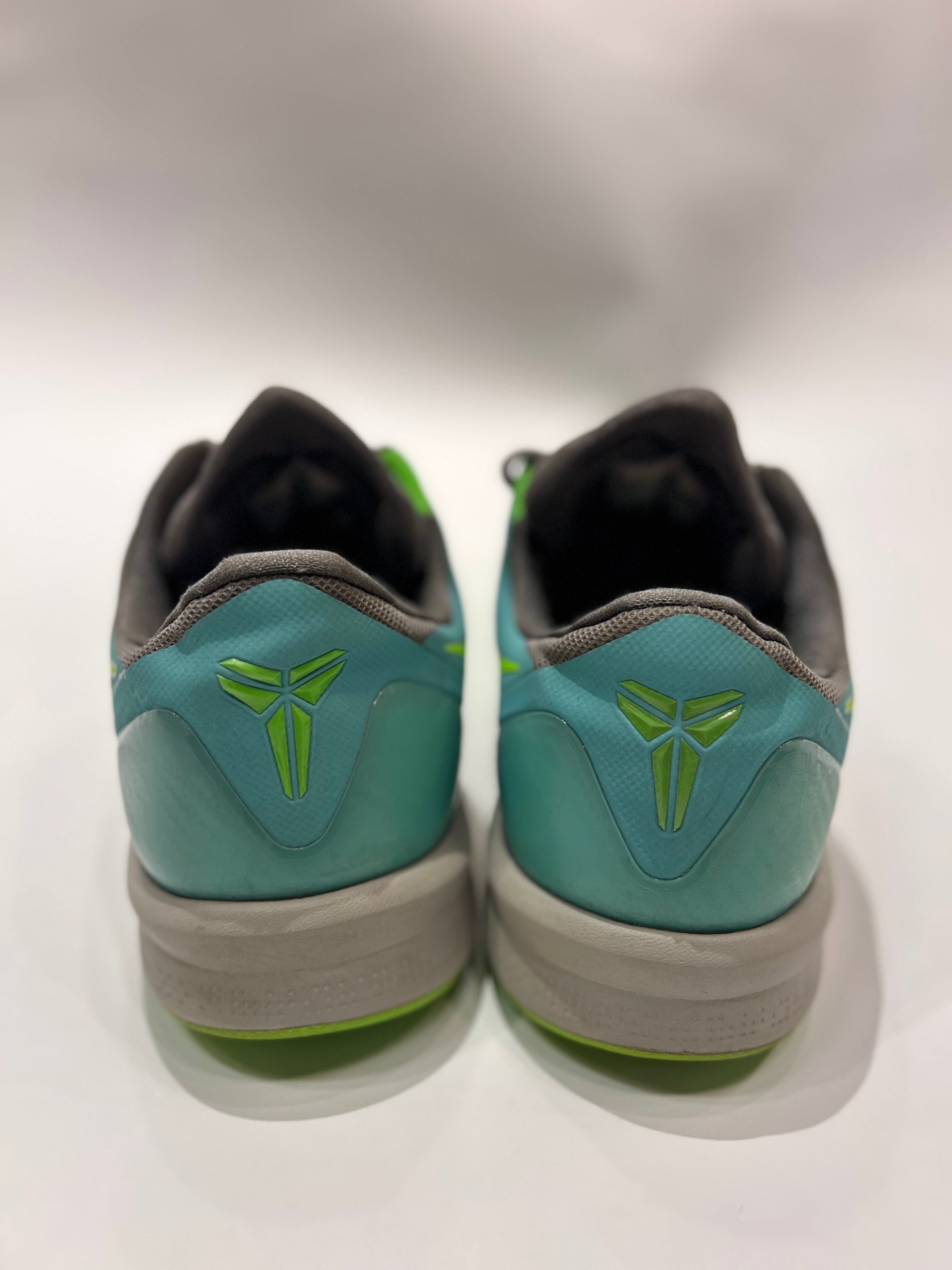 Nike Kobe Venomenon 4 Men’s Basketball Shoes Size 11.5