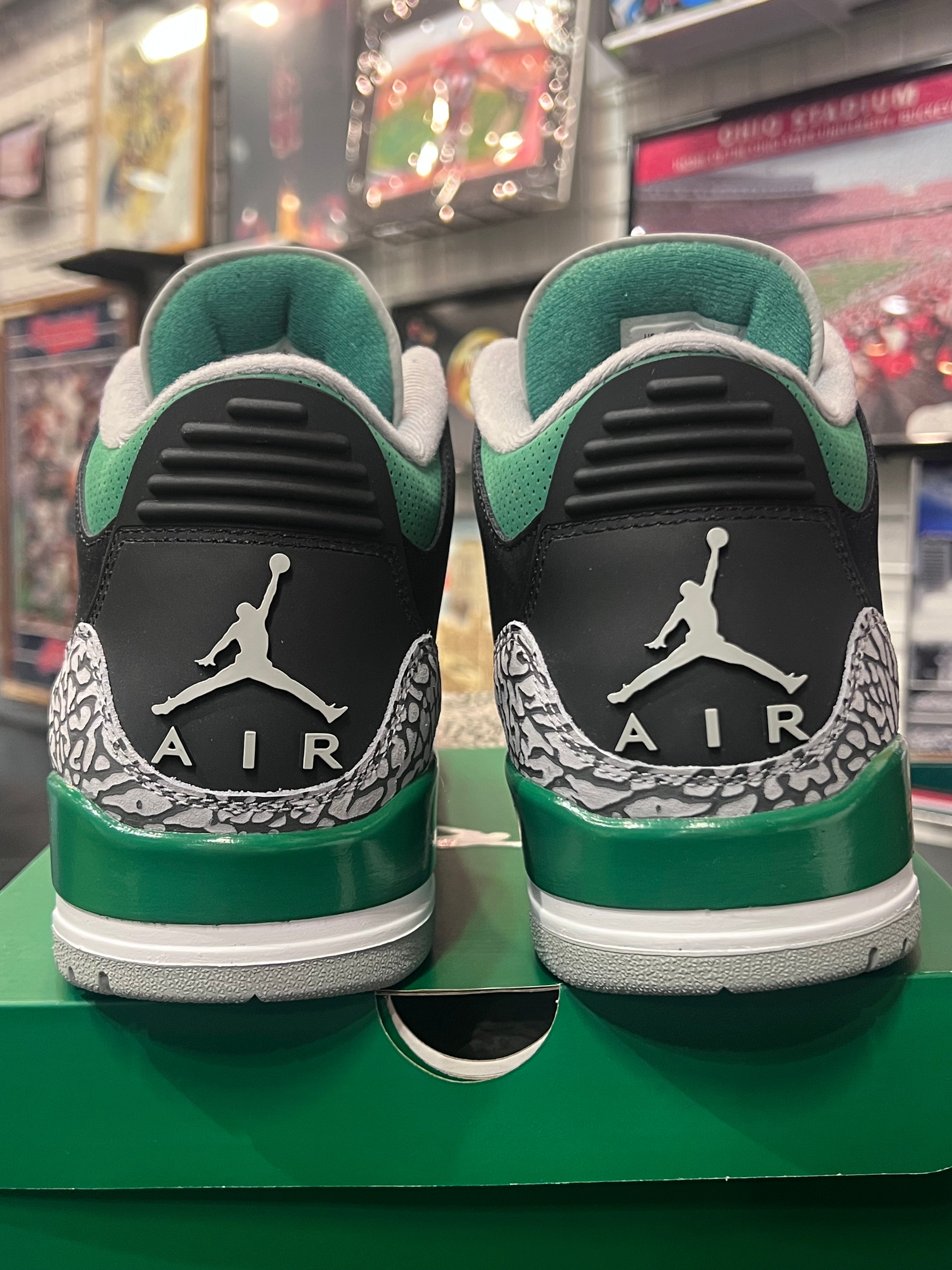 Men’s Air Jordan 3 Pine Green Size 12 Shoes