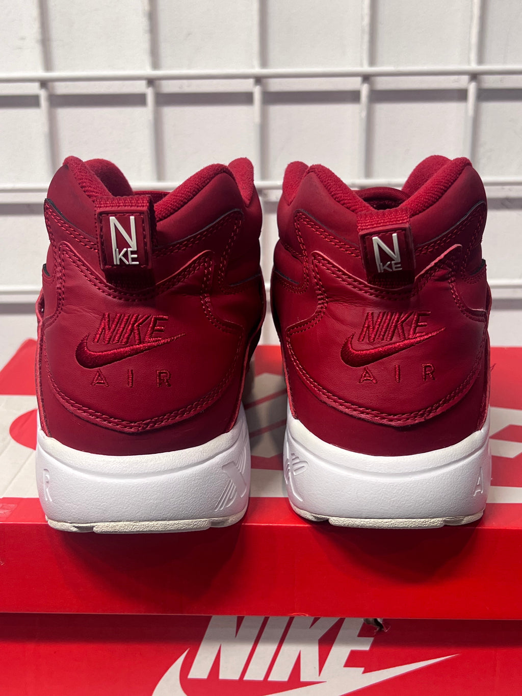 Nike Air Diamond Turf Gym Red Size 10 Men’s Shoes