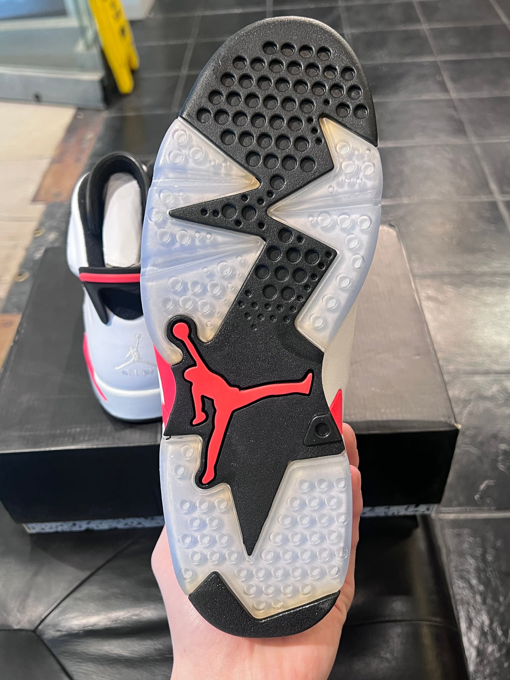 Men’s Air Jordan 6 Infrared Size 8