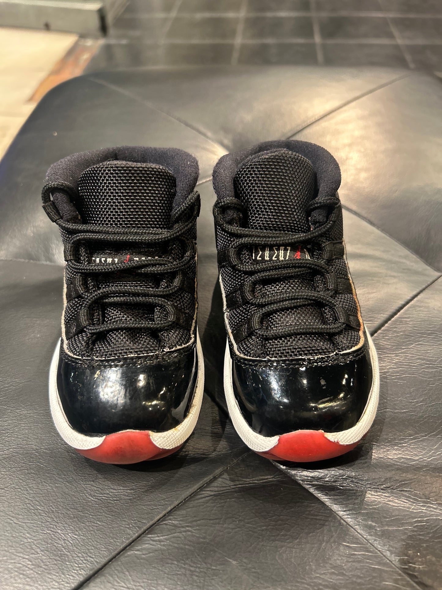 Air Jordan 11 Bred size 7c Kids Shoes